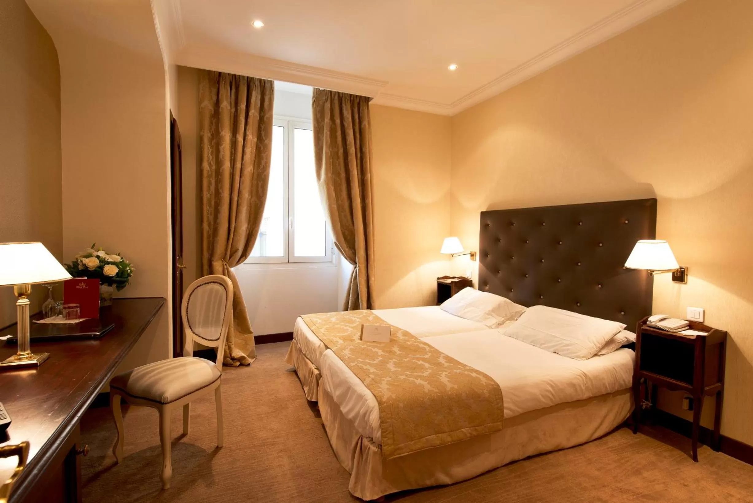 Bed in Hôtel West End Promenade