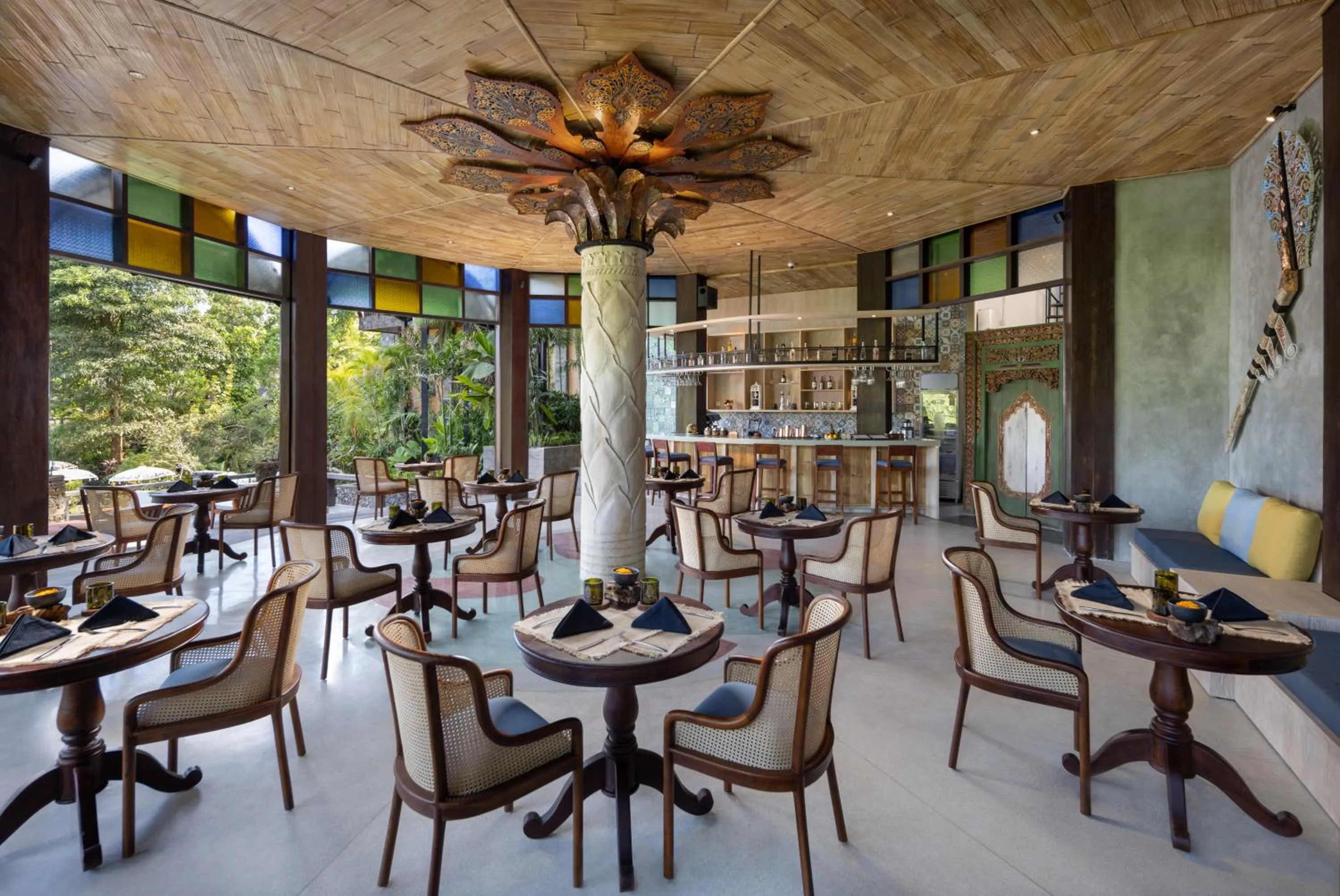 Restaurant/places to eat in The Kayon Valley Resort