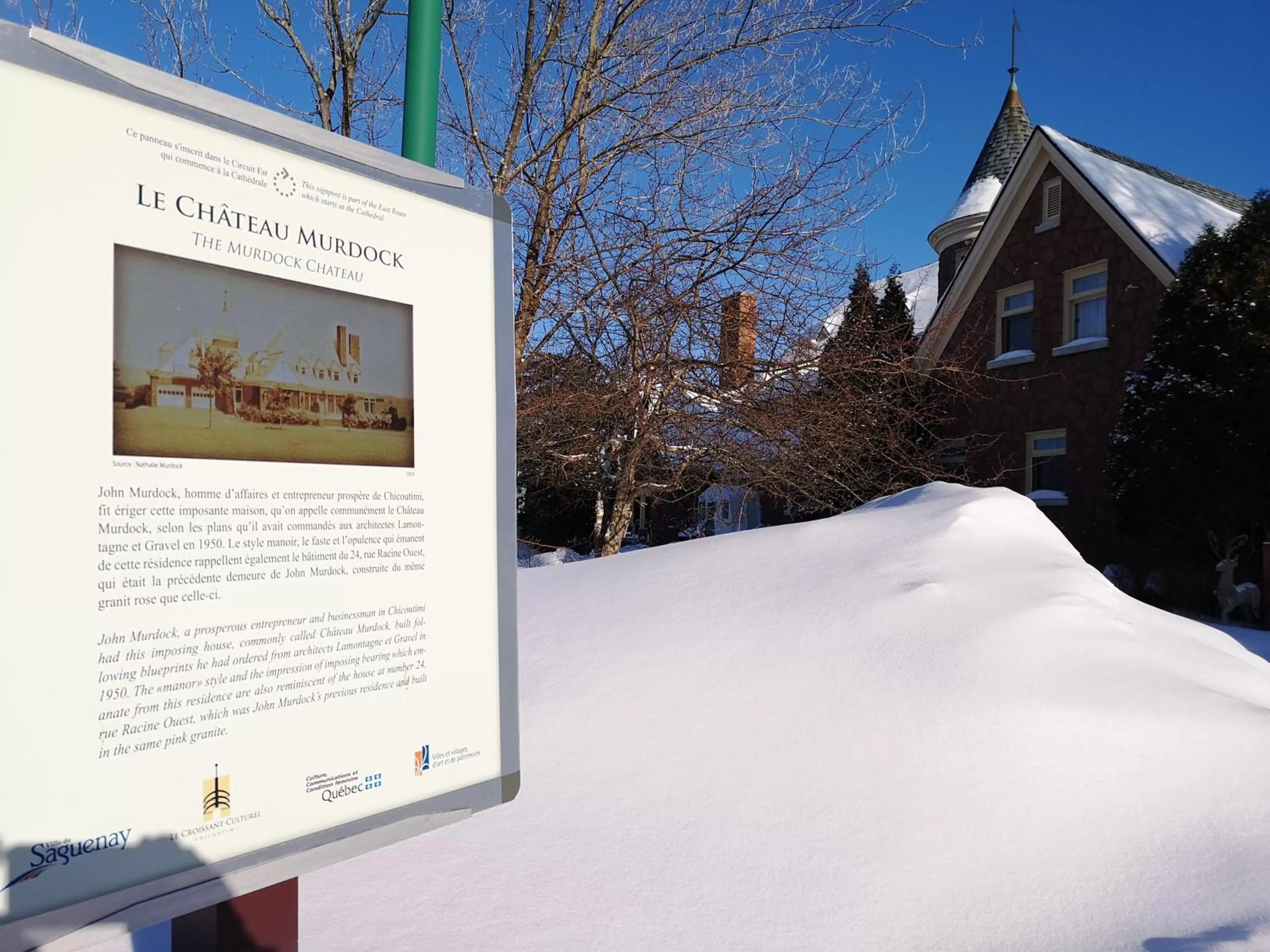 Property building in Chateau Murdock Gite