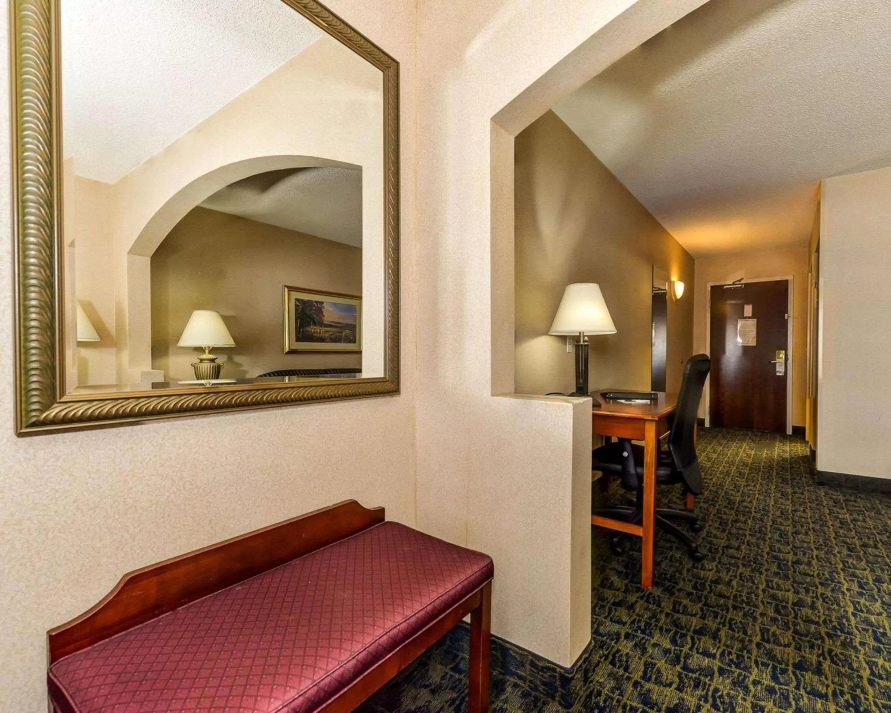 Photo of the whole room in Quality Inn Spring Mills - Martinsburg North