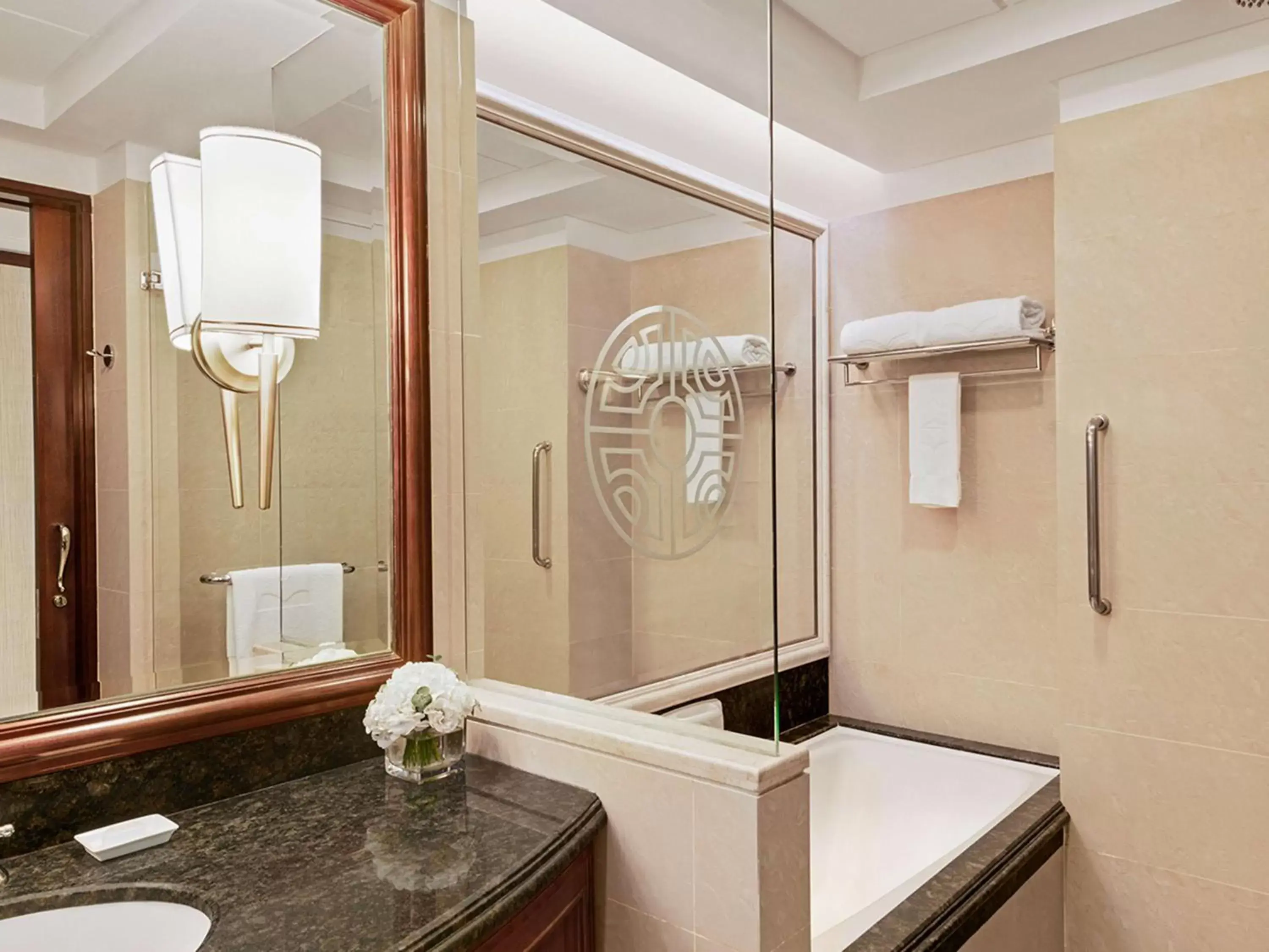 Bathroom in Shangri-La Fuzhou