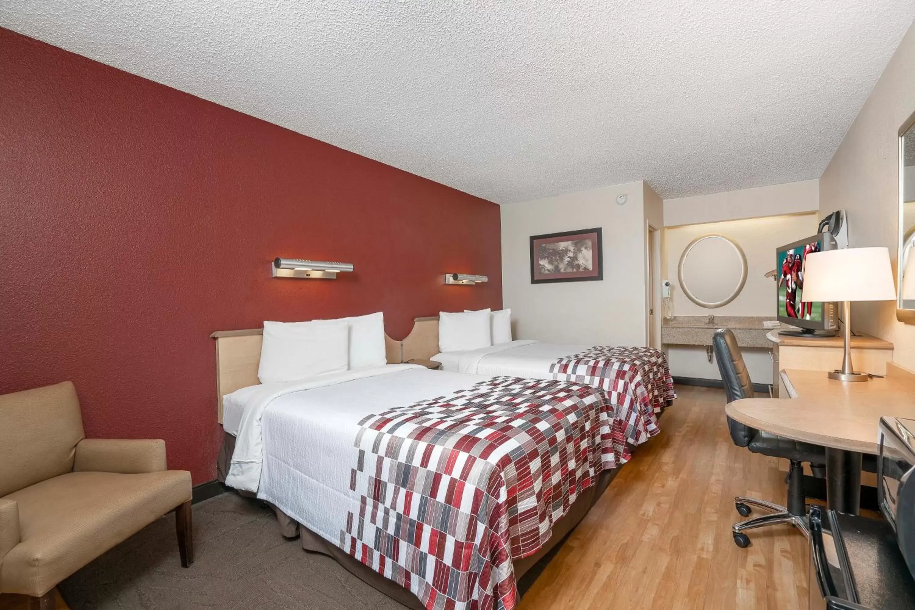 Bedroom, Bed in Red Roof Inn Detroit-Rochester Hills/ Auburn Hills