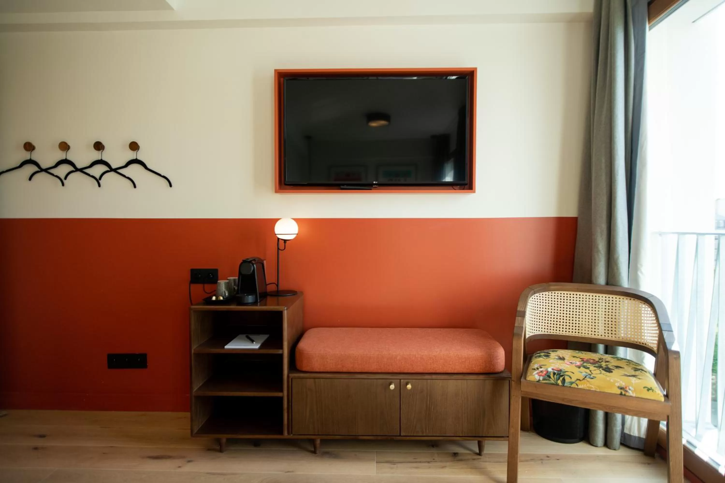 Bedroom in The People - Paris Nation