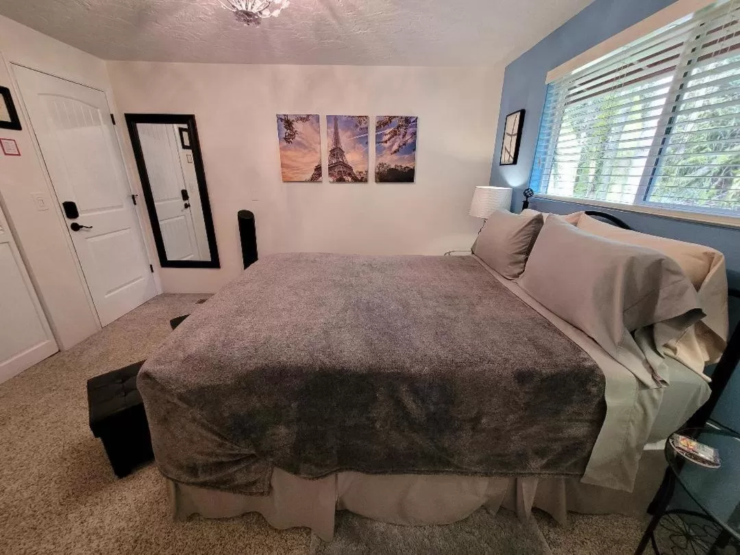 Bed in Misty Valley Inn