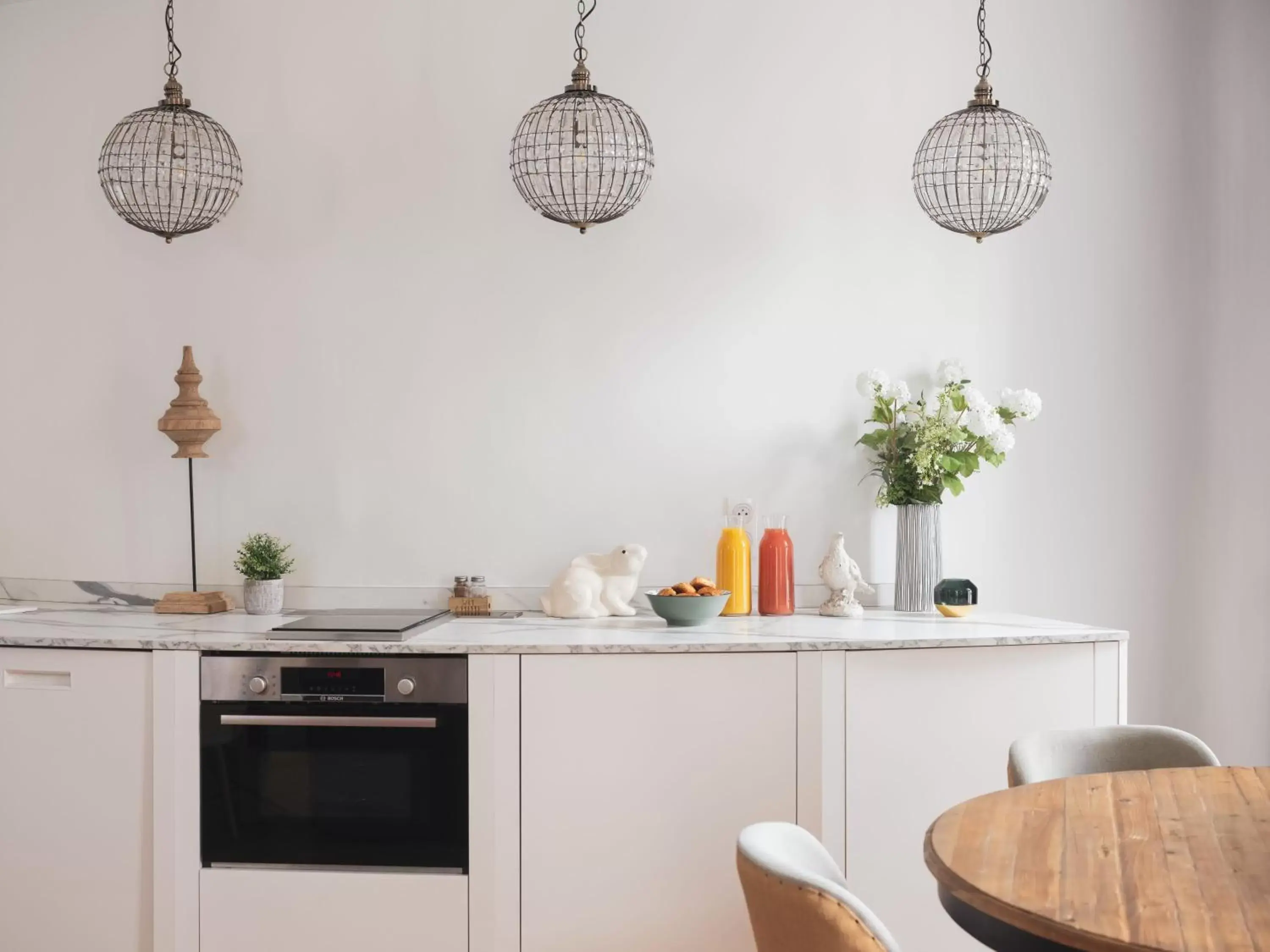 Kitchen or kitchenette, Kitchen/Kitchenette in Maisons du Monde Hotel & Suites - Nantes