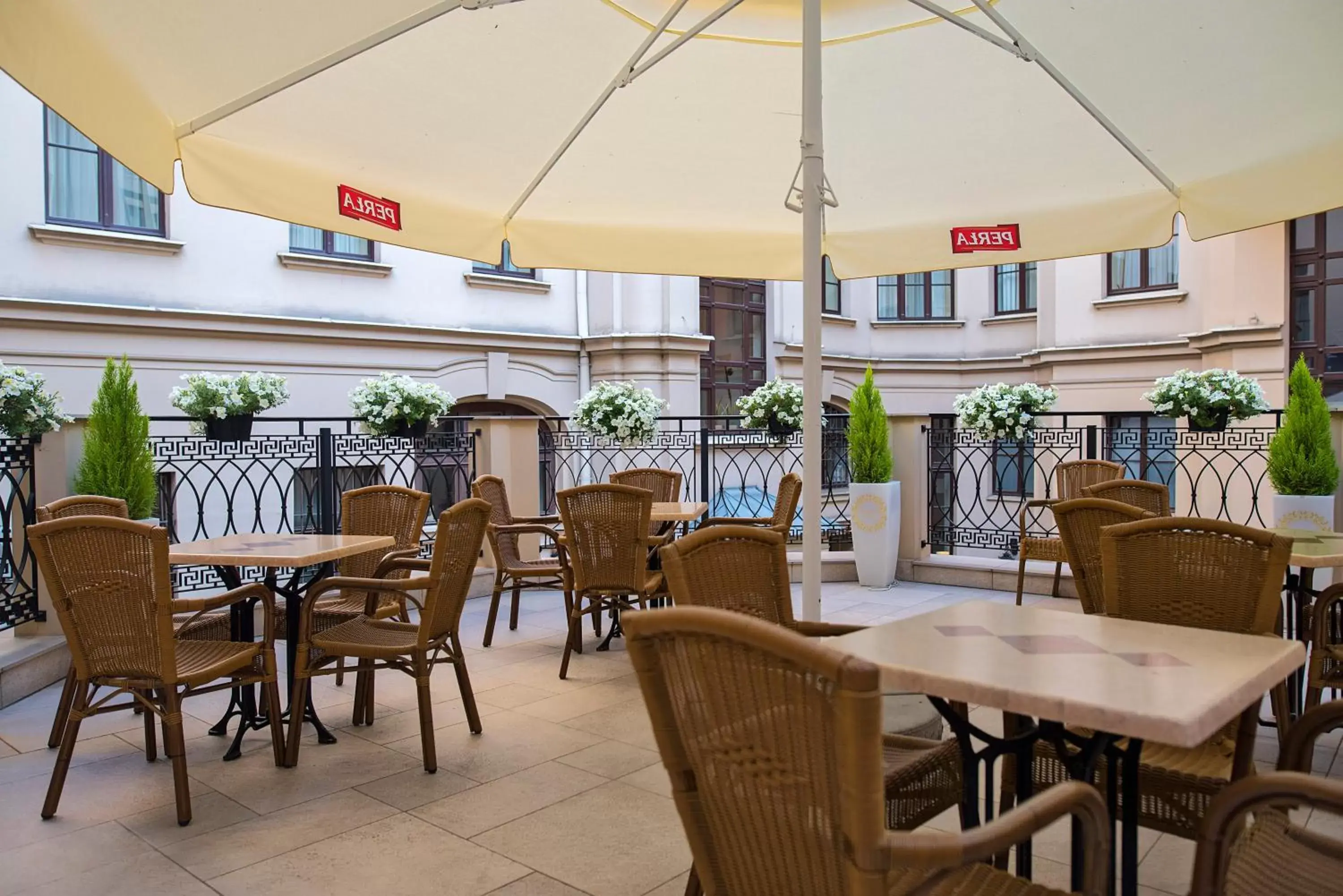 Patio, Restaurant/Places to Eat in IBB Hotel Grand Hotel Lublin