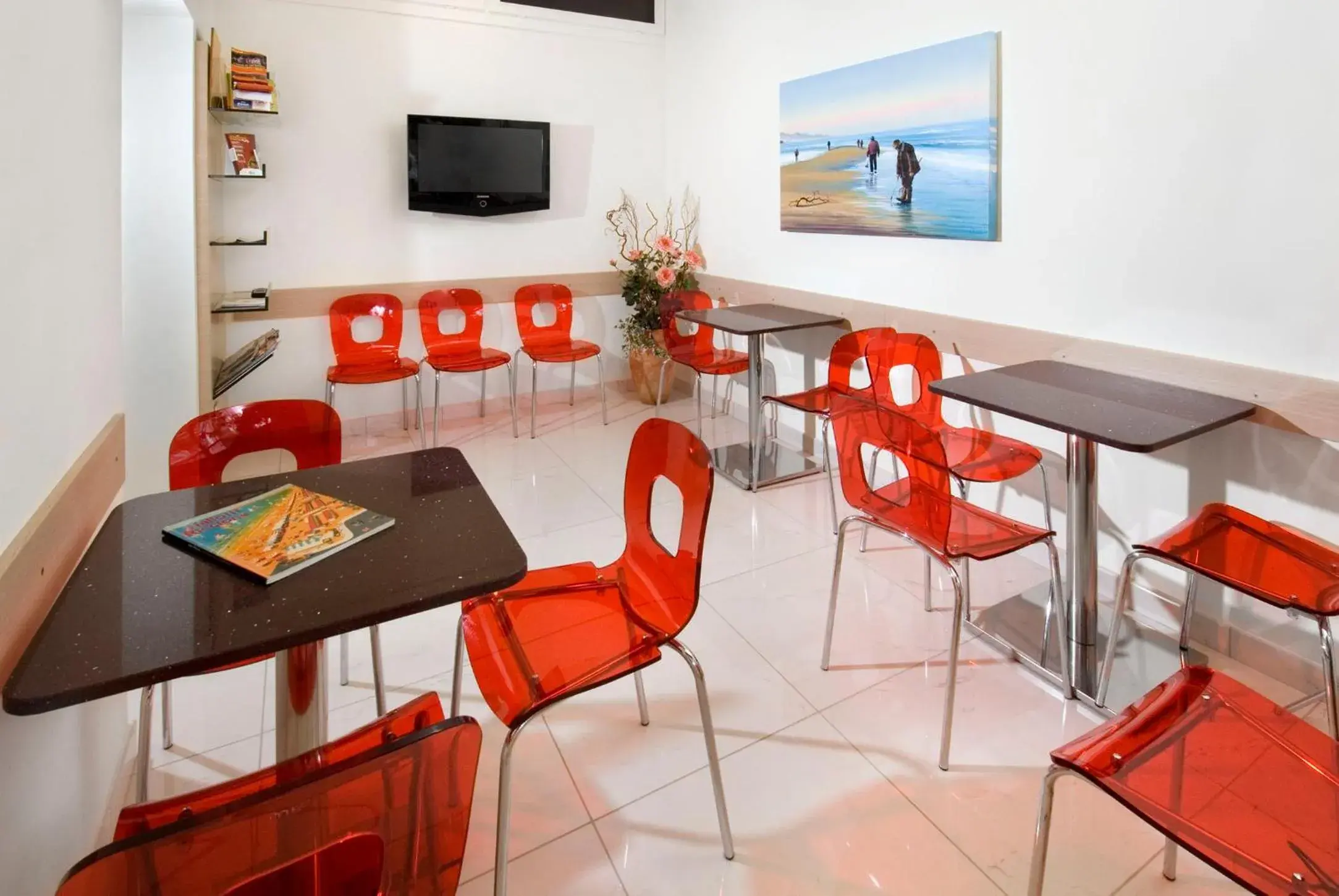 Communal lounge/ TV room, Restaurant/Places to Eat in Hotel Adigrat Riccione con Ristorante