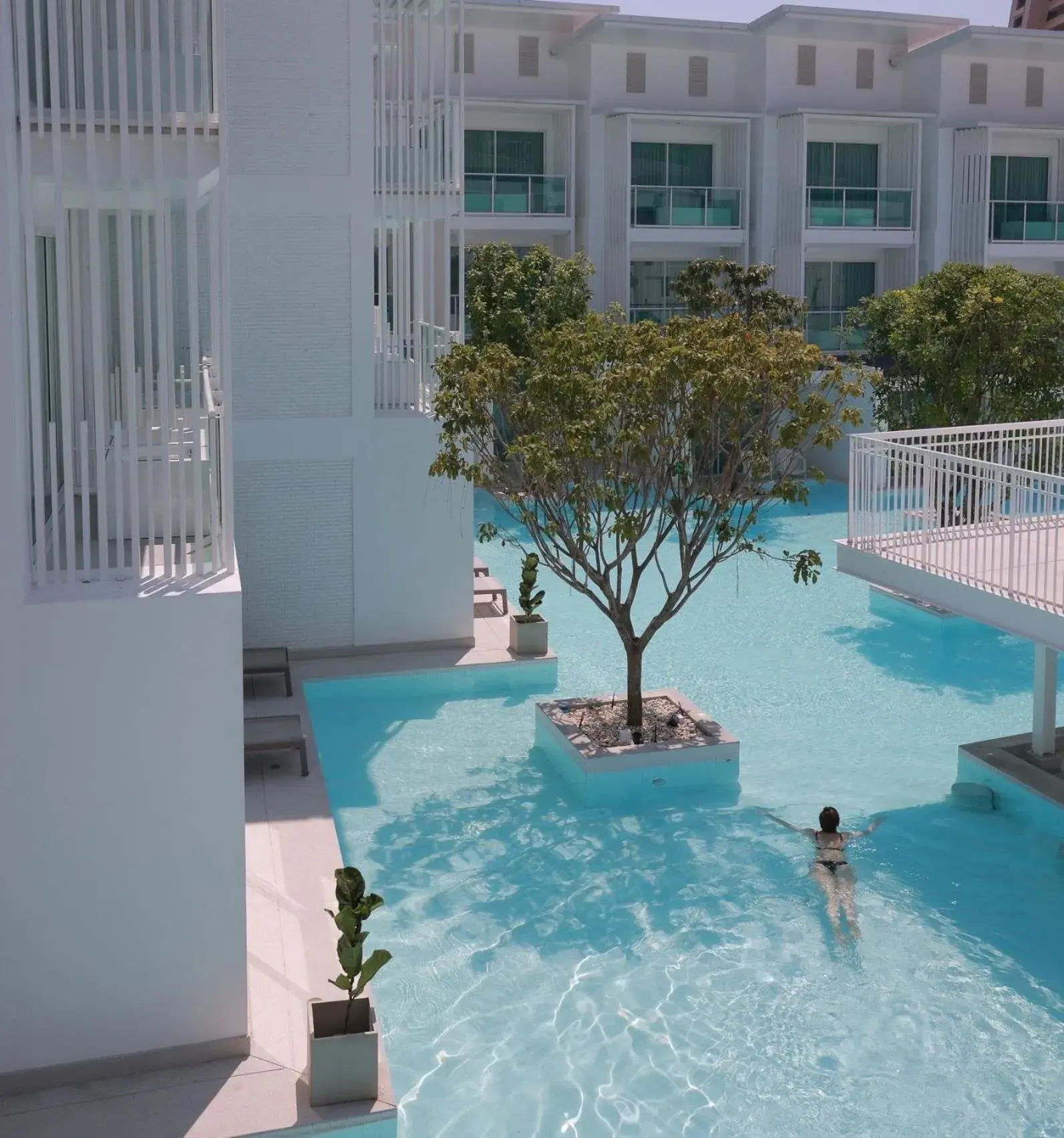 Swimming pool in Prima Hotel Pattaya Swimming pool in Prima Hotel Pattaya