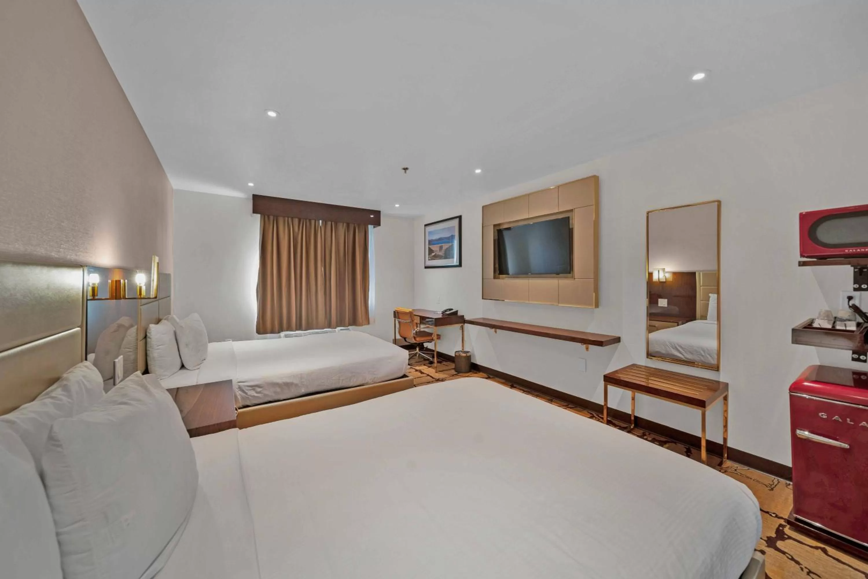 Bedroom, Bed in Baymont by Wyndham Anderson