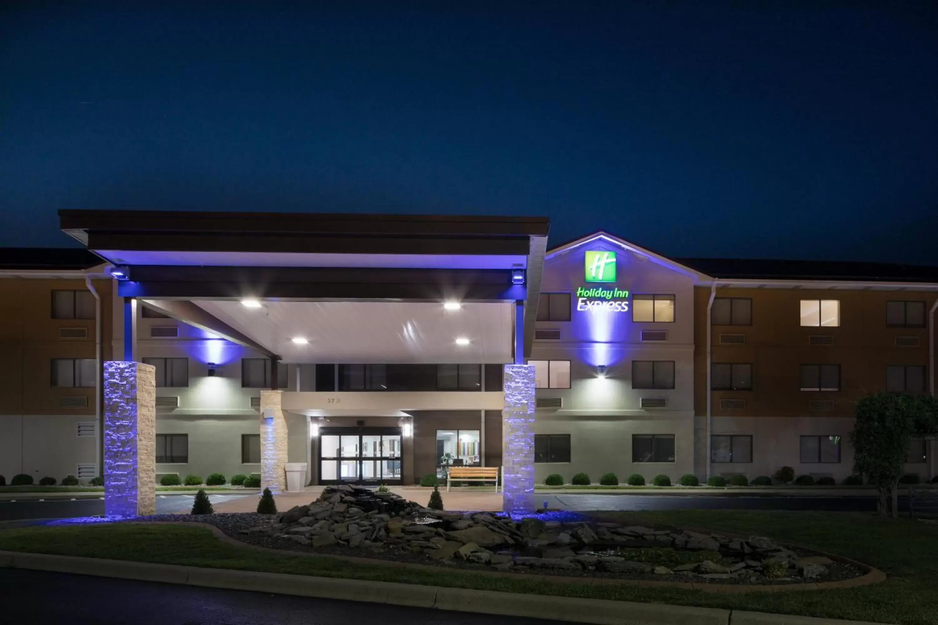 Property Building in Holiday Inn Express Louisville Northeast, an IHG Hotel
