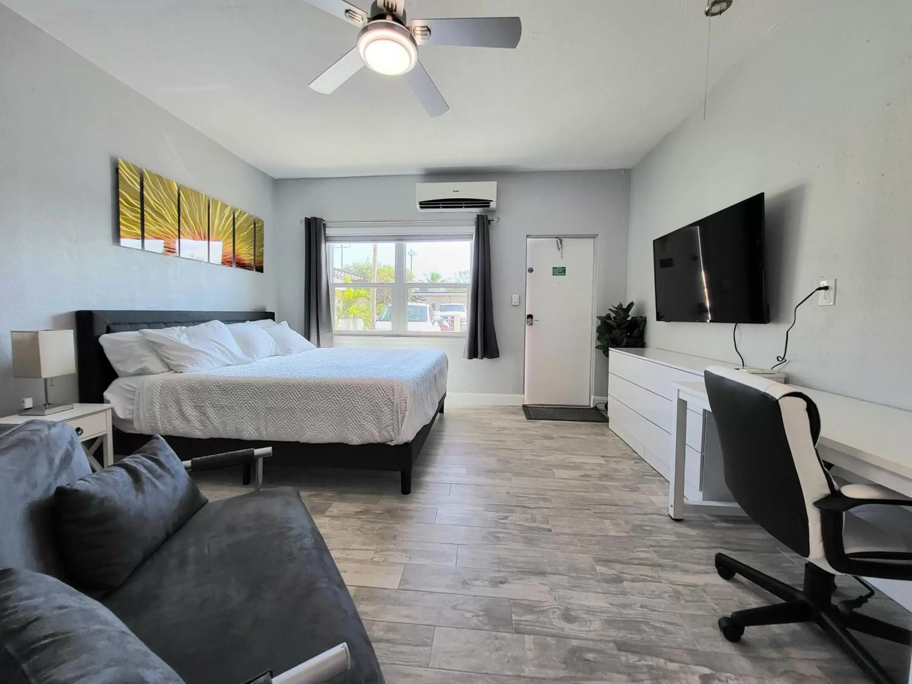 Bedroom in Barefoot mailman motel