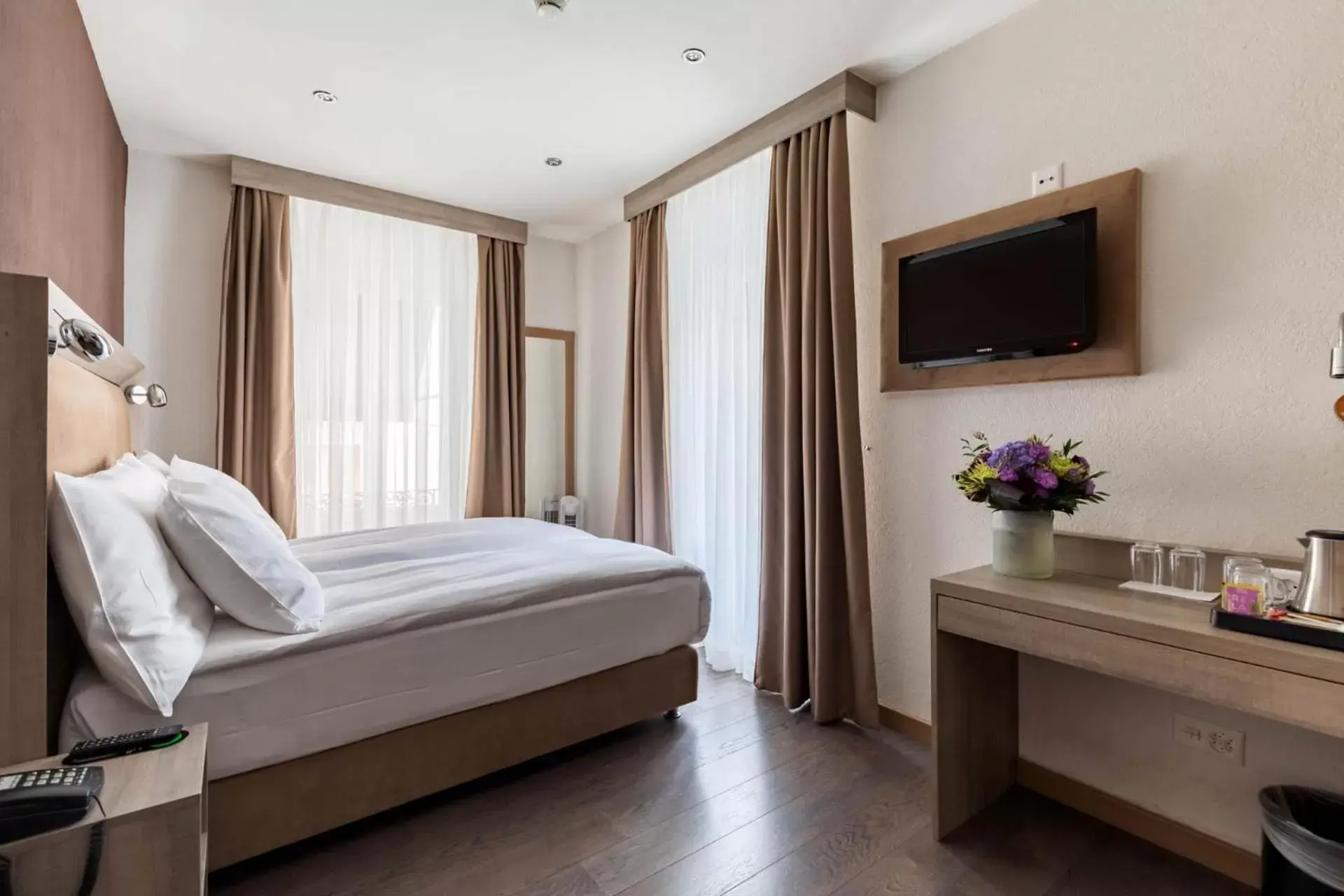 Bed in Hotel Strasbourg Bed in Hotel Strasbourg