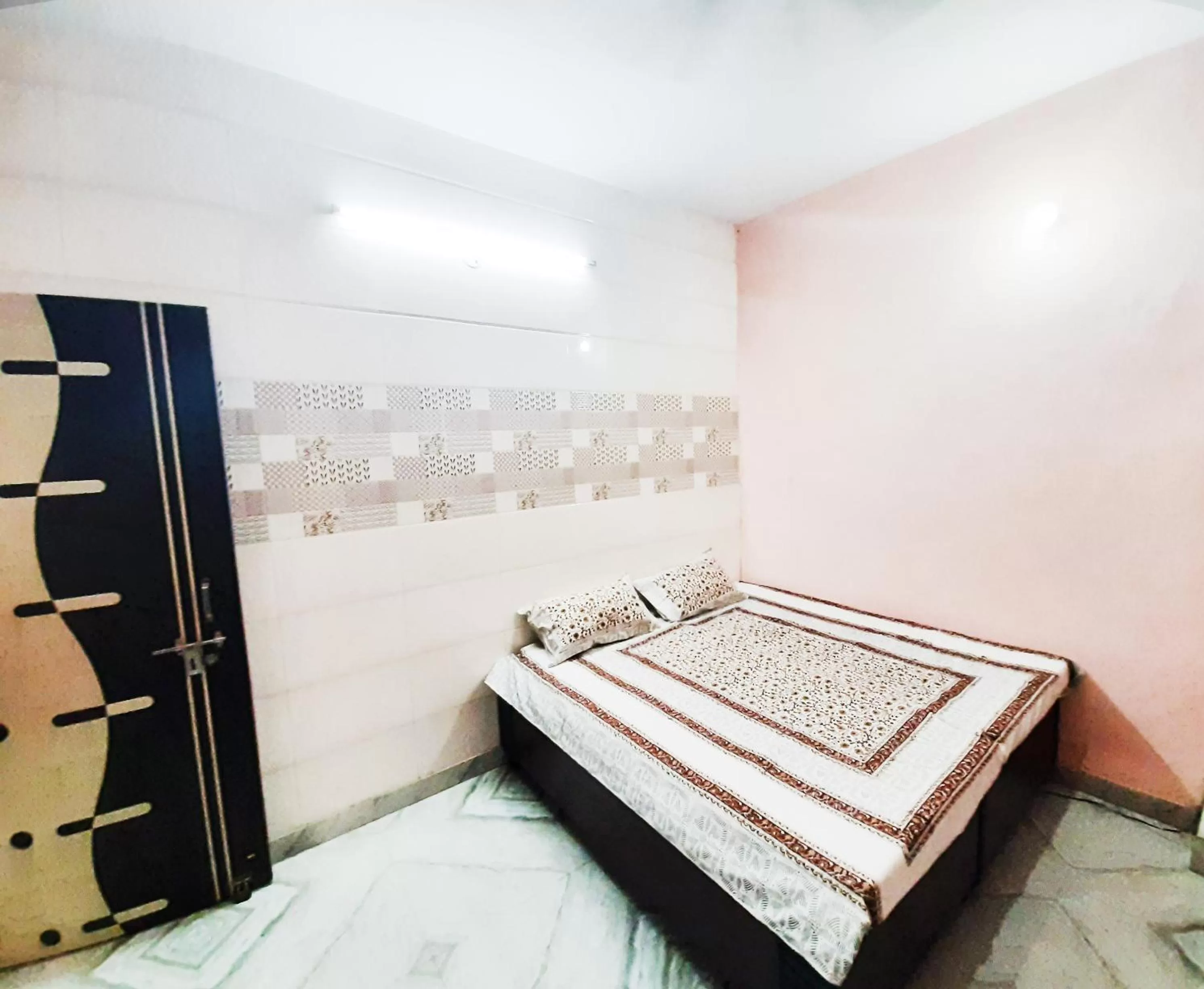 Bed in AMAN RESIDENCY