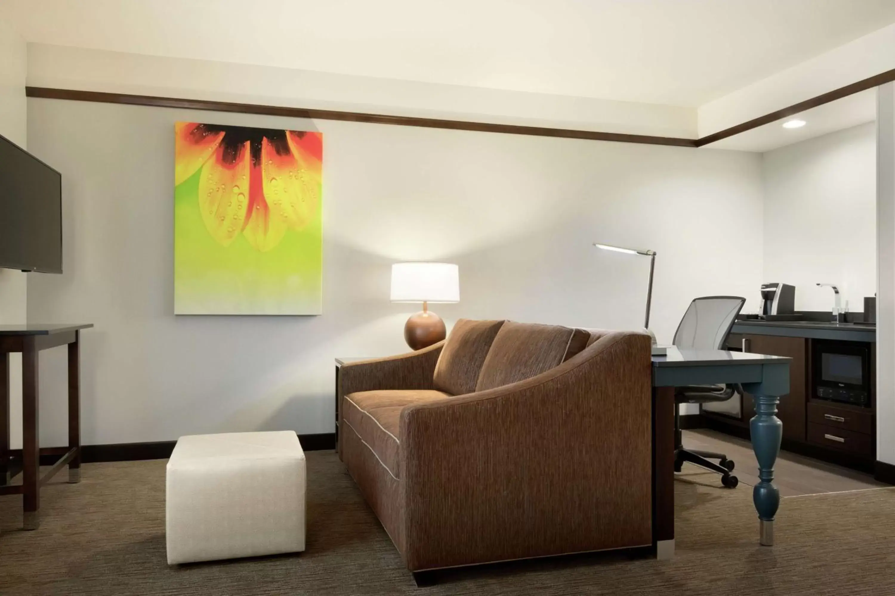 Living room, Seating Area in Hilton Garden Inn Medford