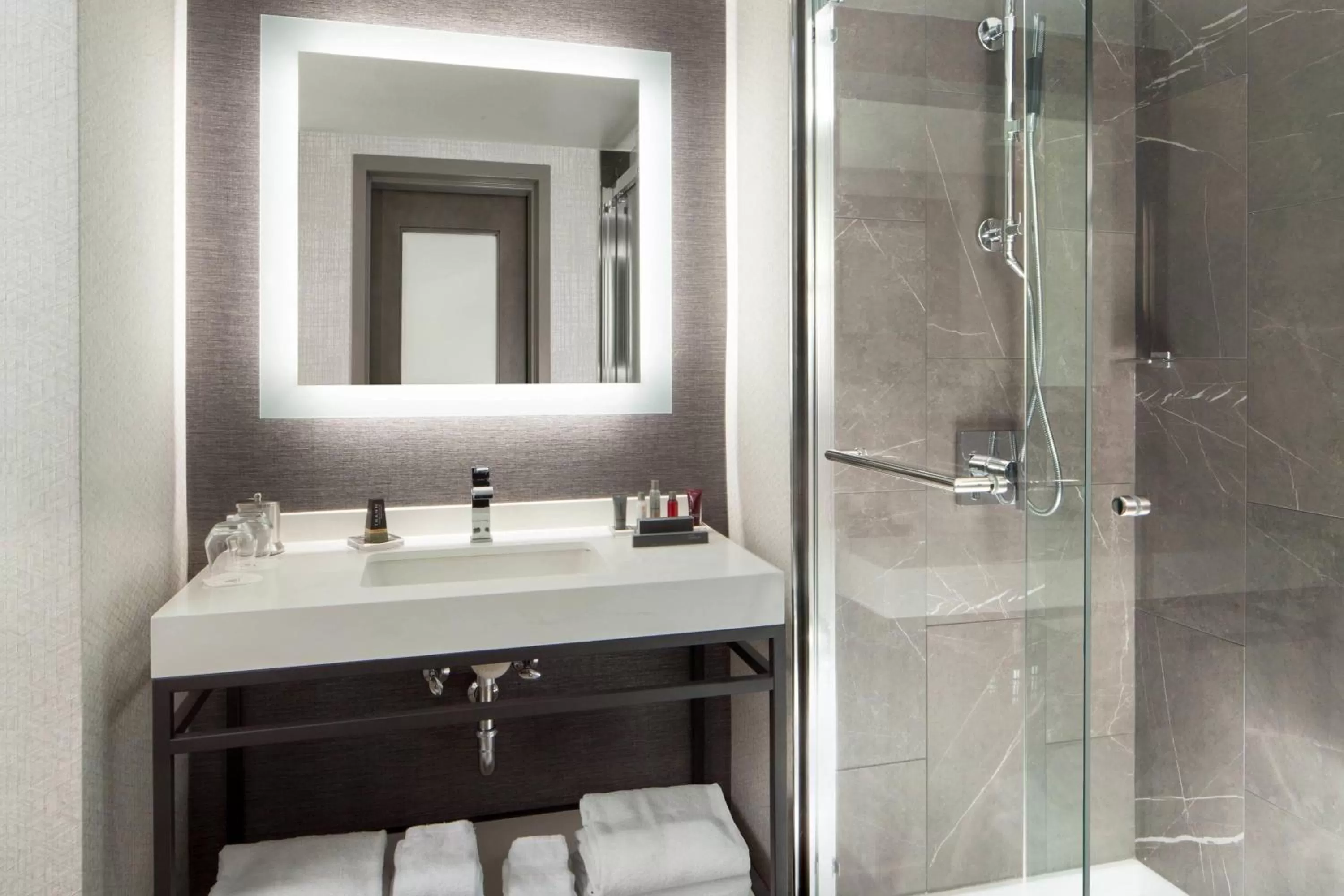 Bathroom in Dallas Marriott Downtown