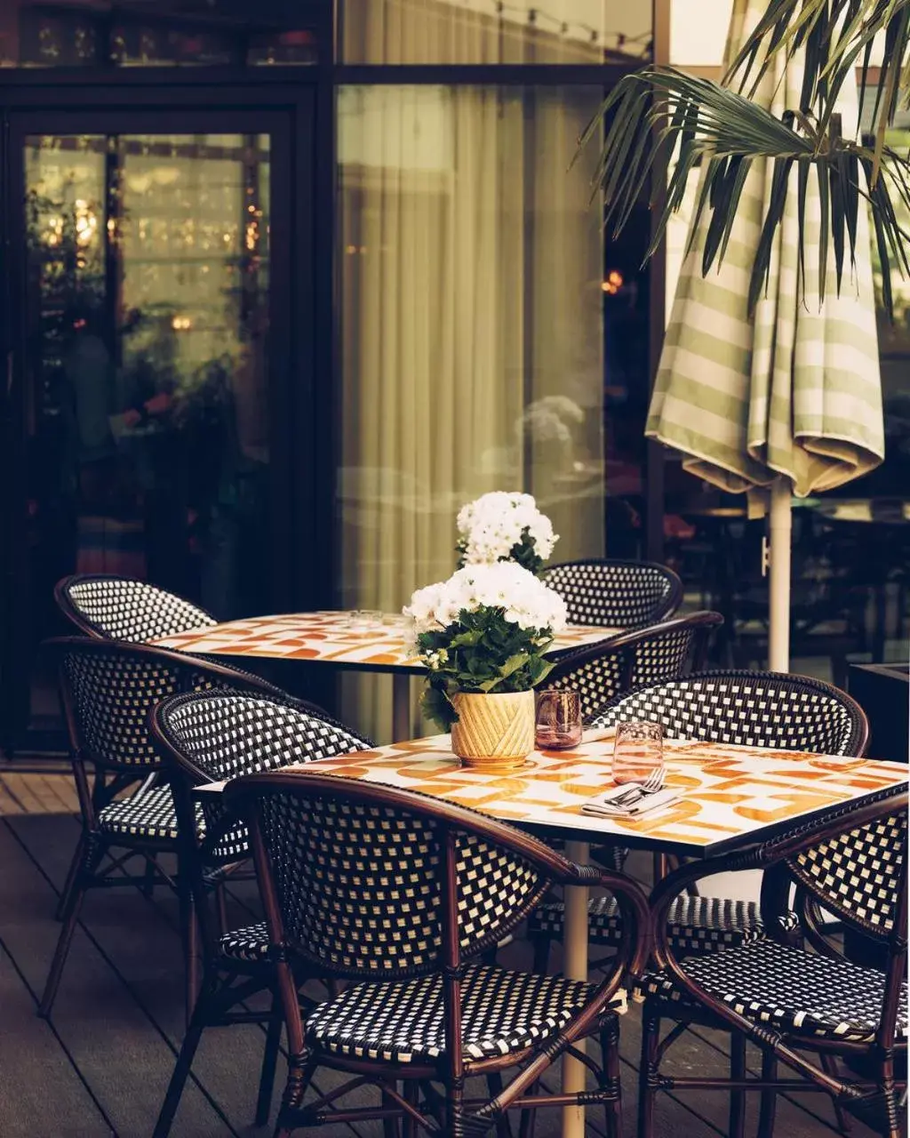 Patio, Restaurant/Places to Eat in Le Parchamp, Paris Boulogne, a Tribute Portfolio Hotel