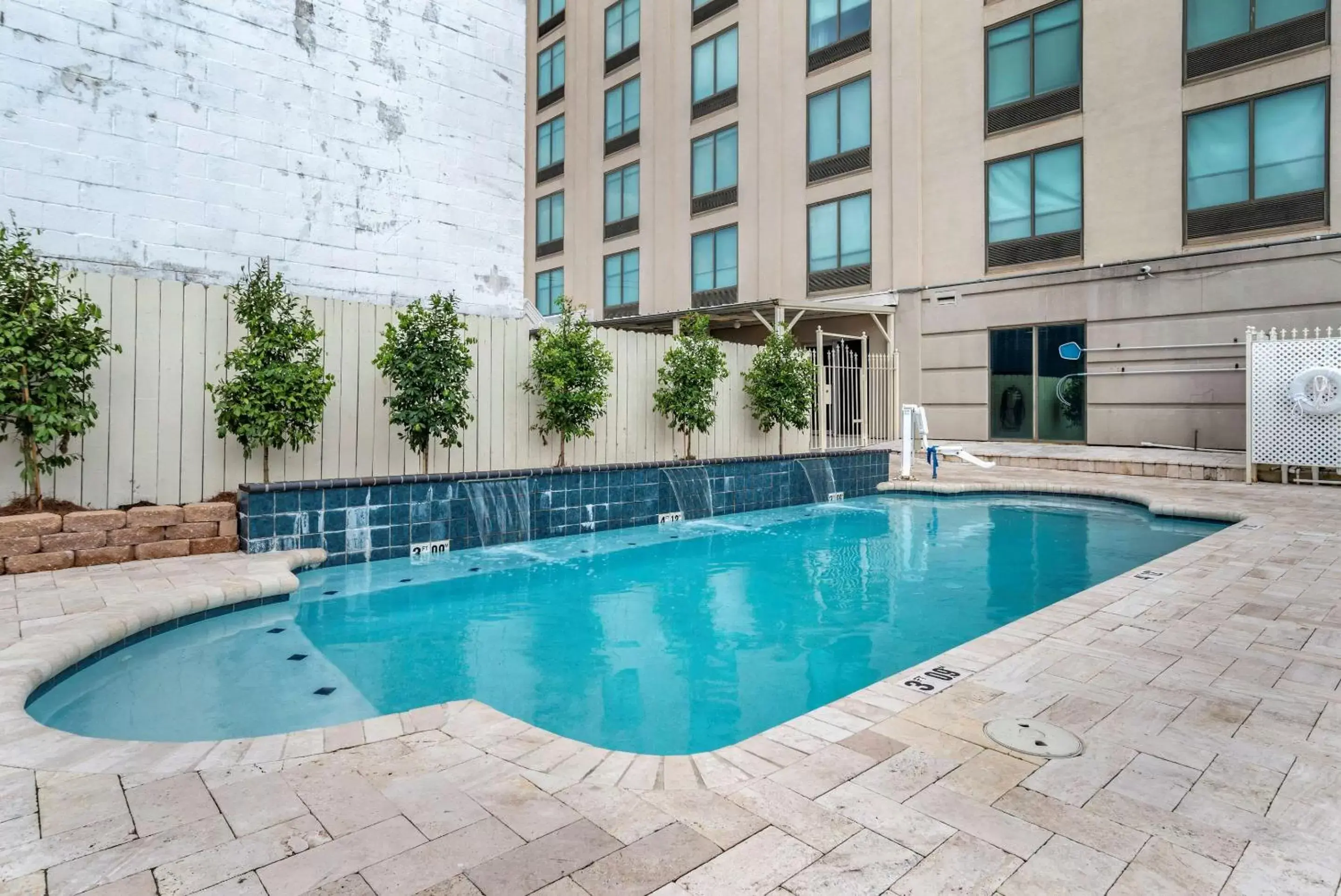 Activities, Swimming Pool in Comfort Inn & Suites New Orleans Airport North