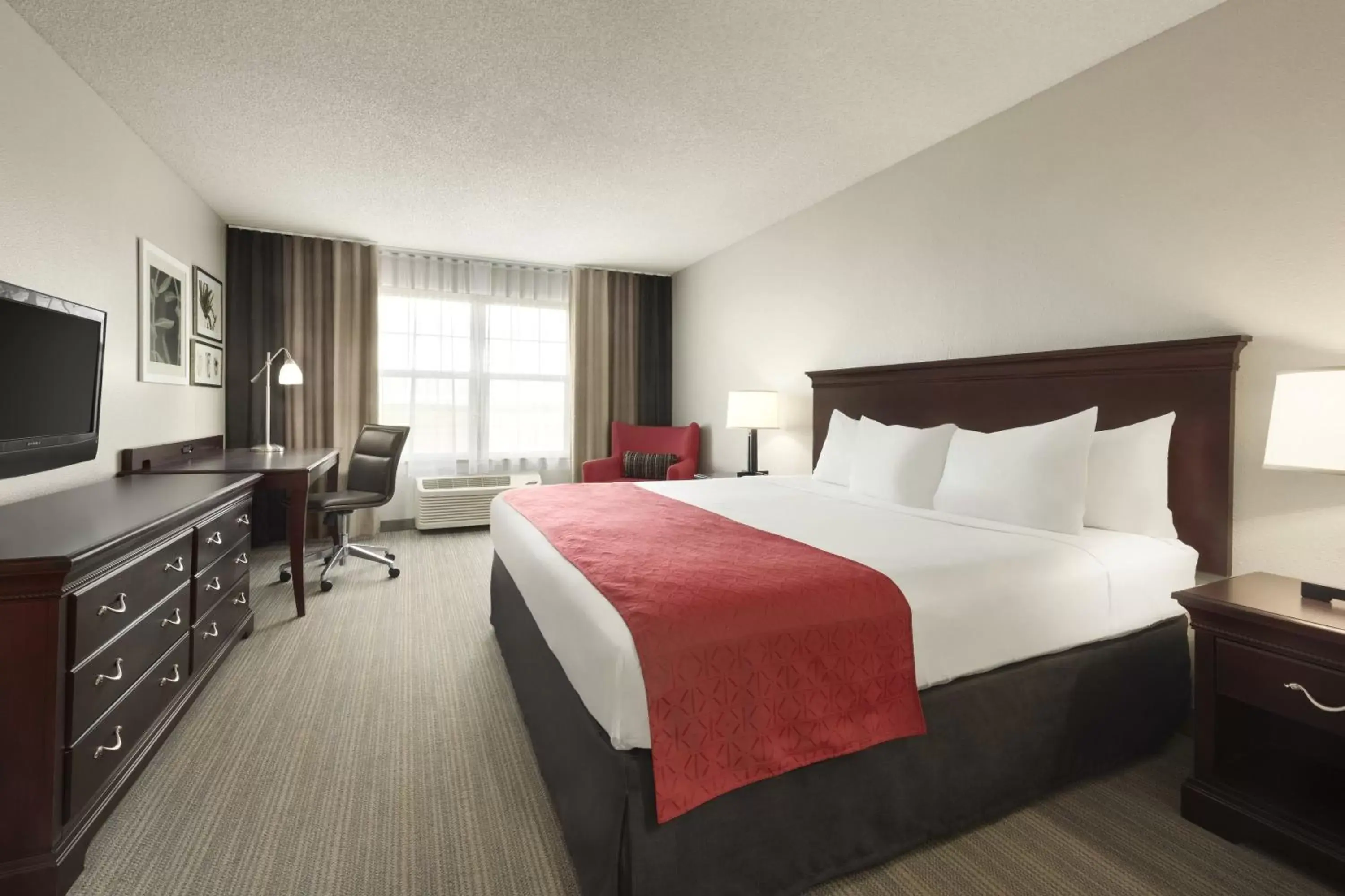 Photo of the whole room, Bed in Country Inn & Suites by Radisson, Kansas City at Village West, KS