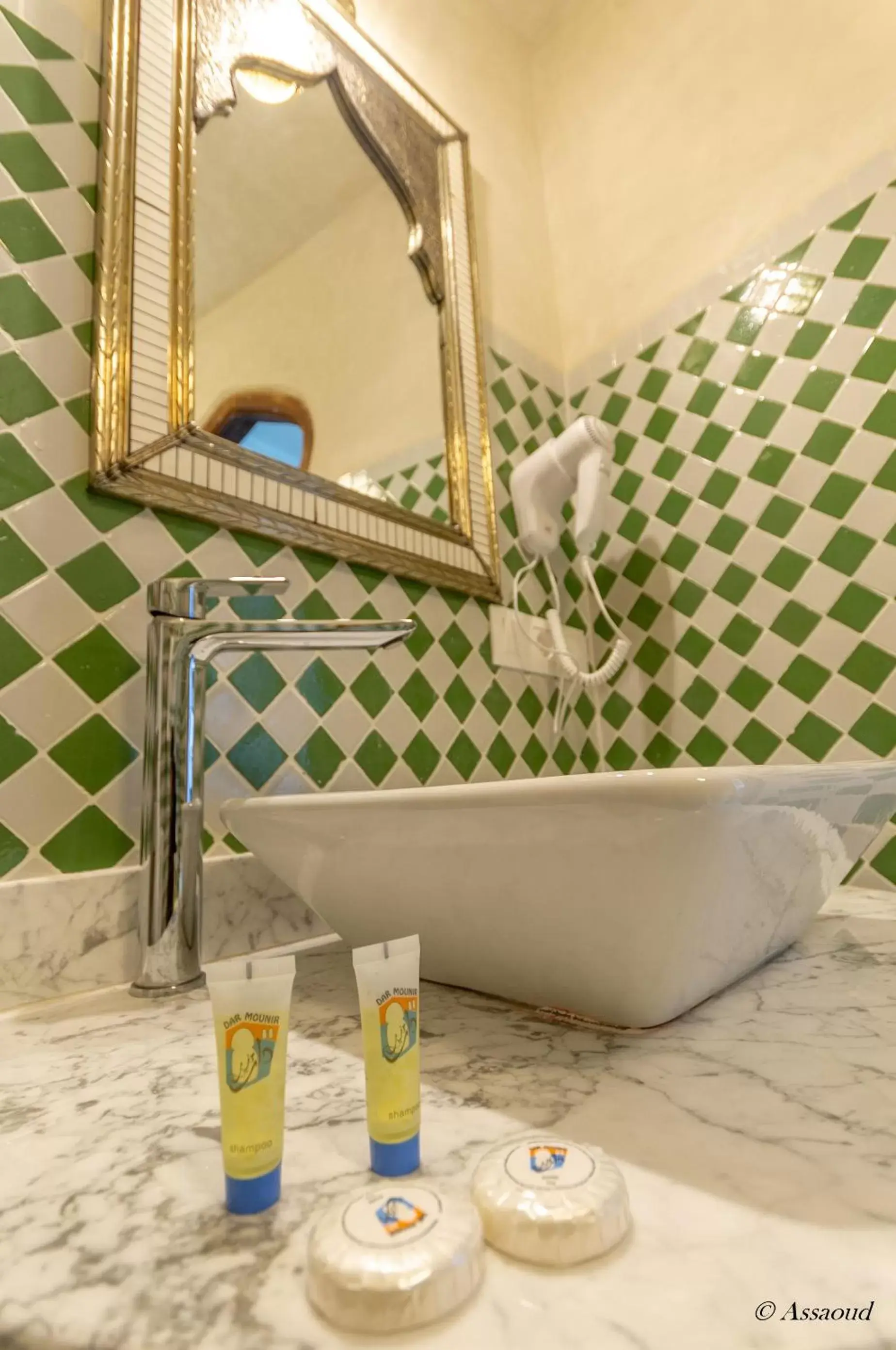 Shower, Bathroom in Hotel Dar Mounir