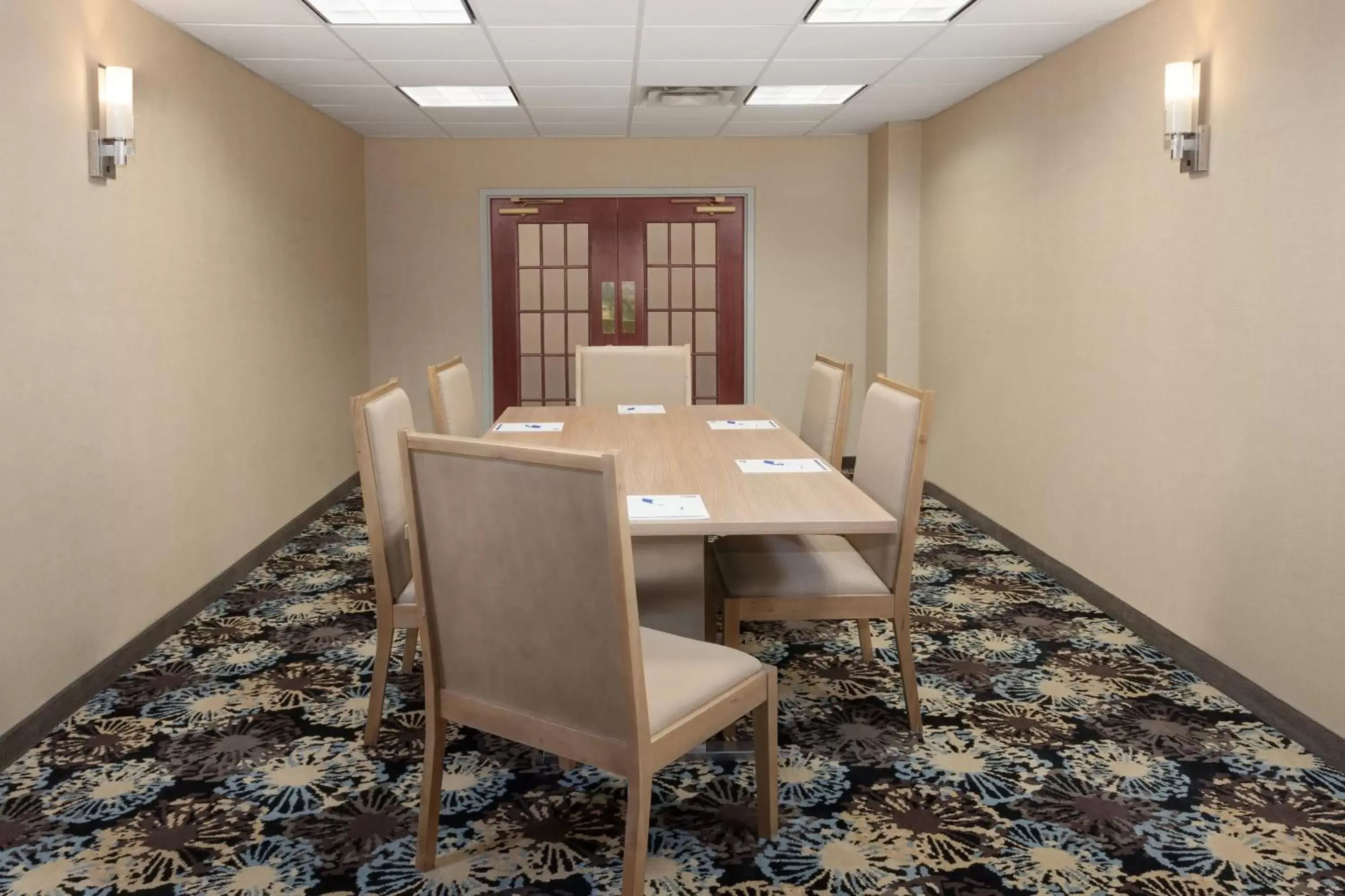 Meeting/conference room in Holiday Inn Express Hotel & Suites Brookville, an IHG Hotel