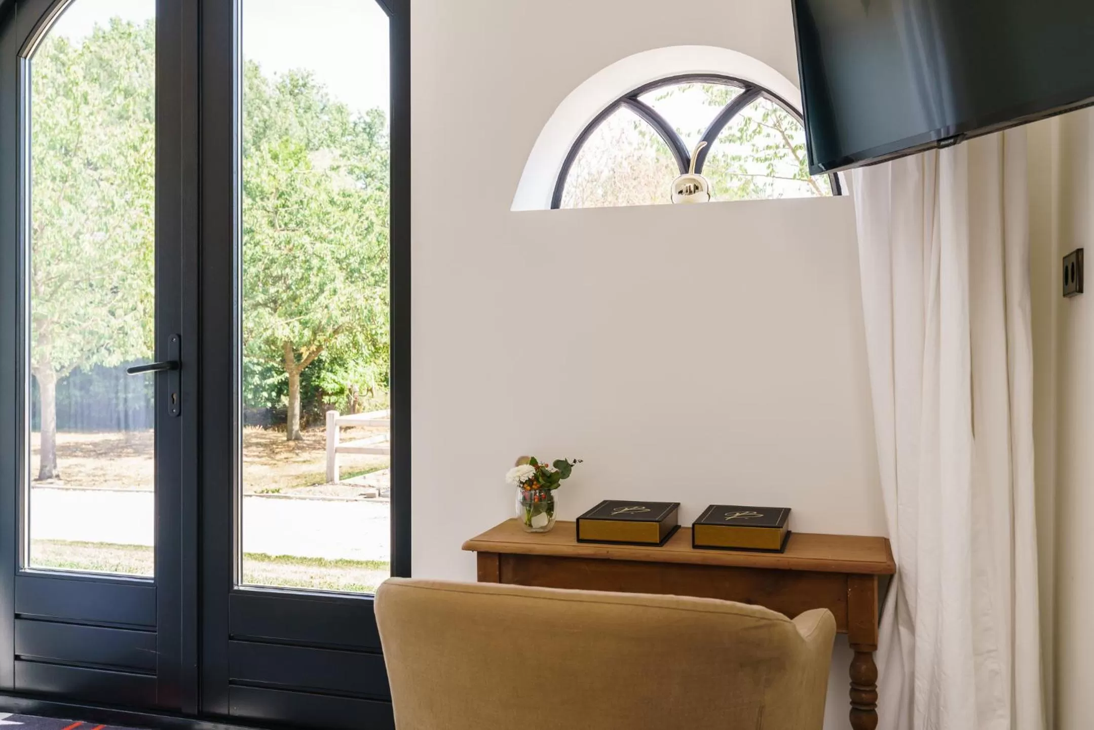 TV/Entertainment Center in De Oosterling