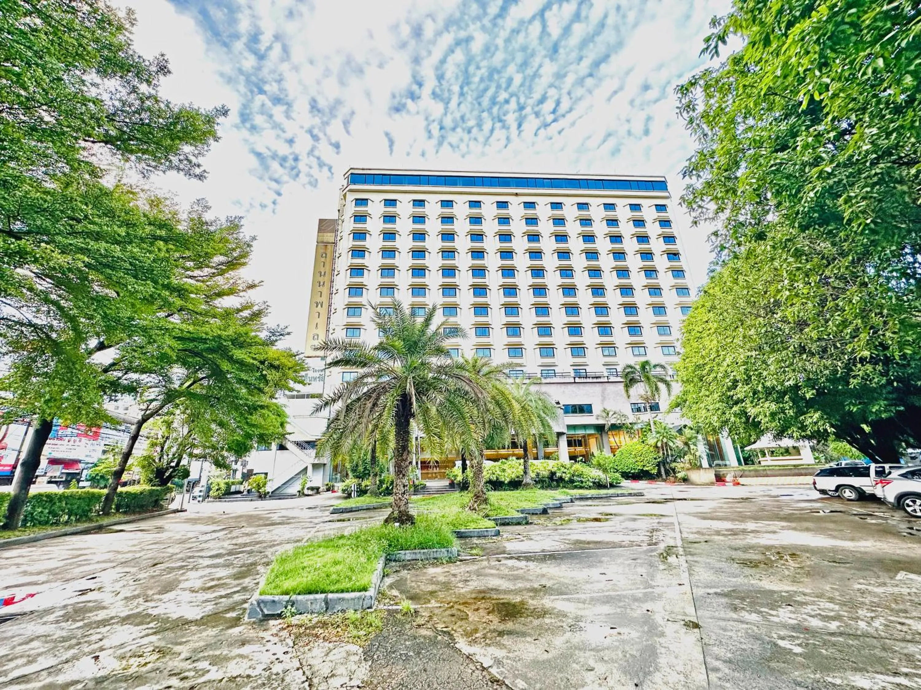 Property building in Lanna Palace 2004