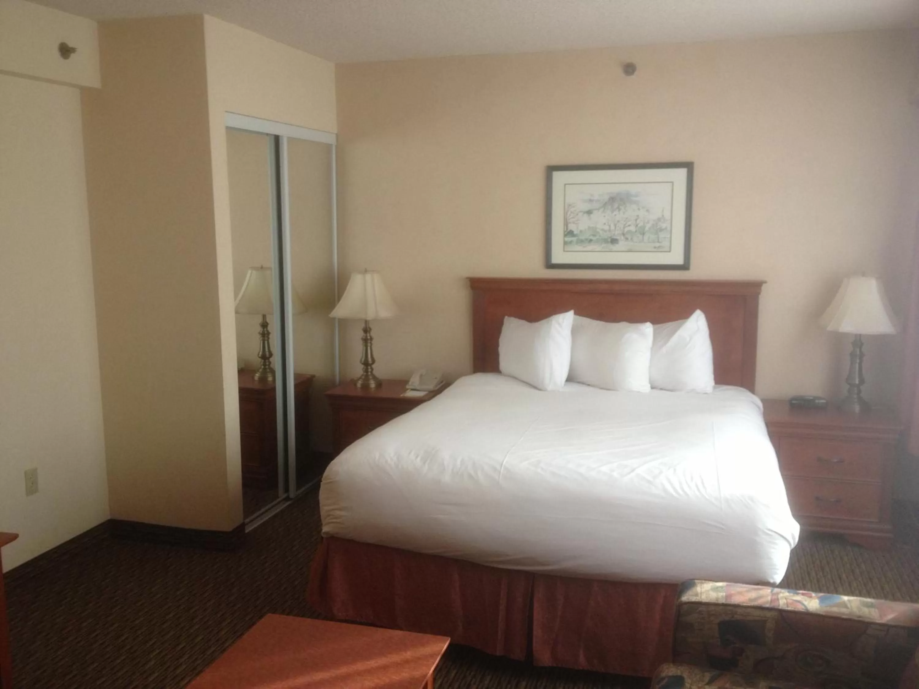 Bed in Hotel Chrome Montreal Centre-Ville