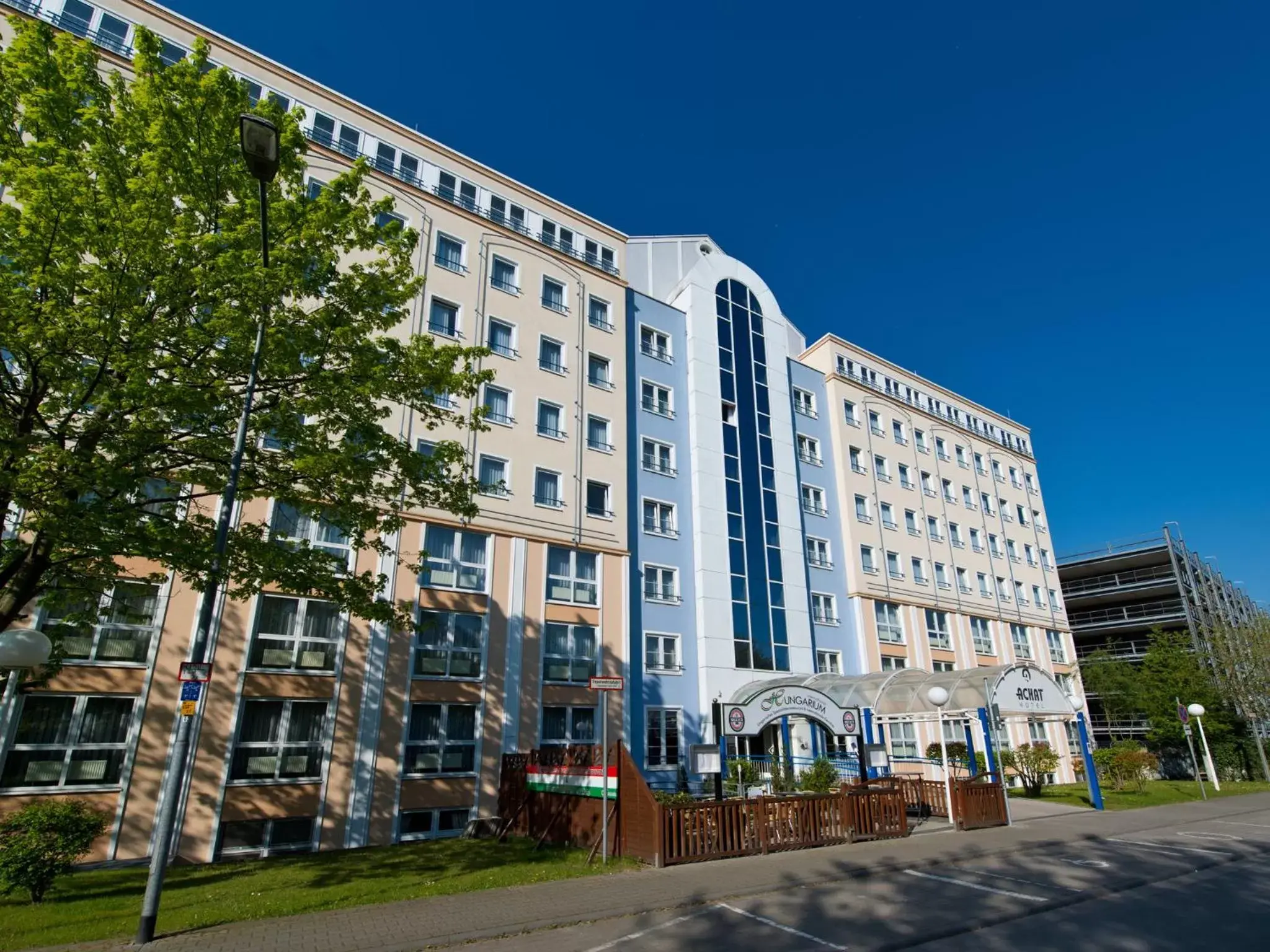 Facade/entrance, Property Building in ACHAT Hotel Frankfurt Airport