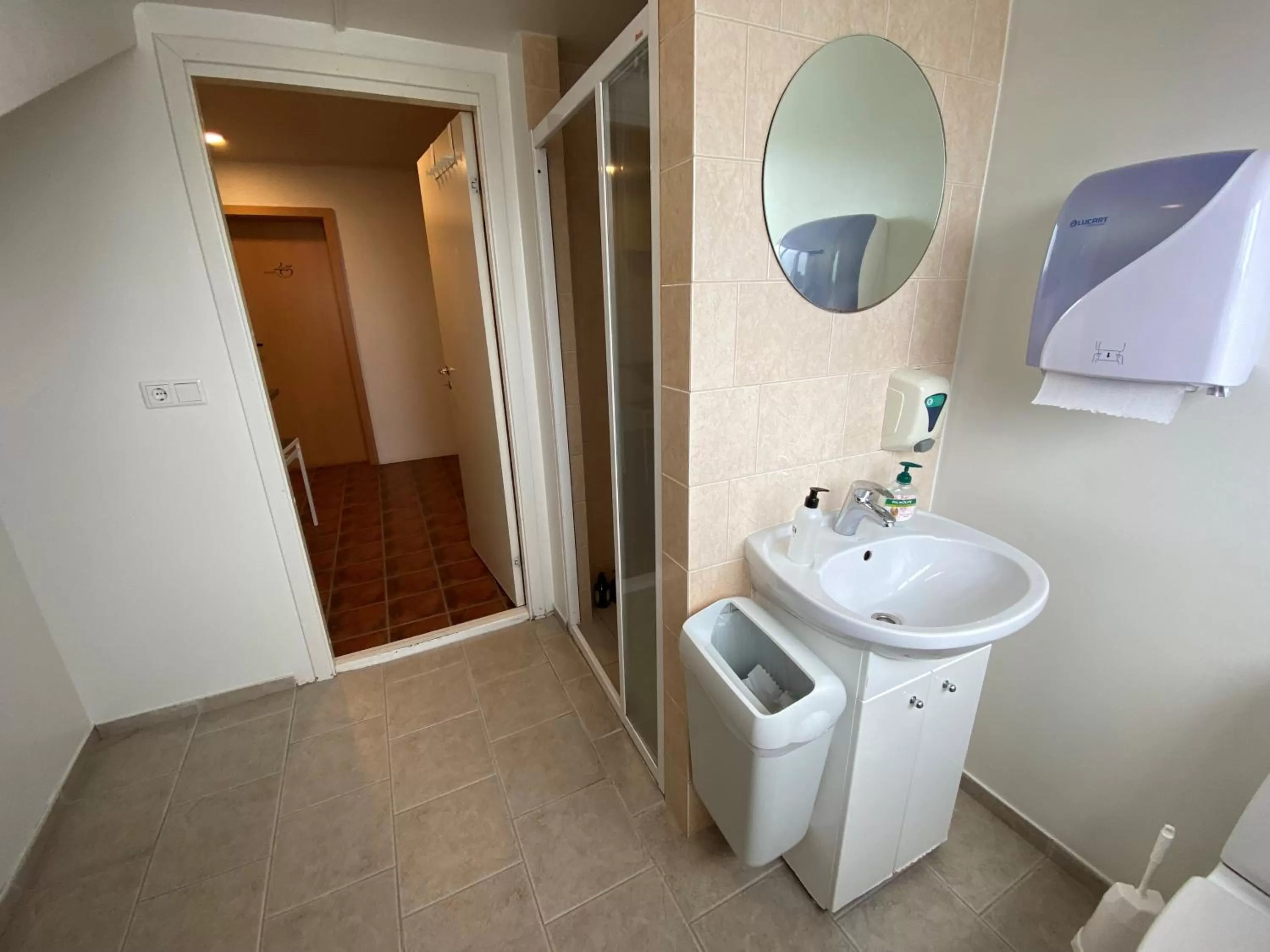 Shower in Day Dream Vesturgata 17 Reykjavik