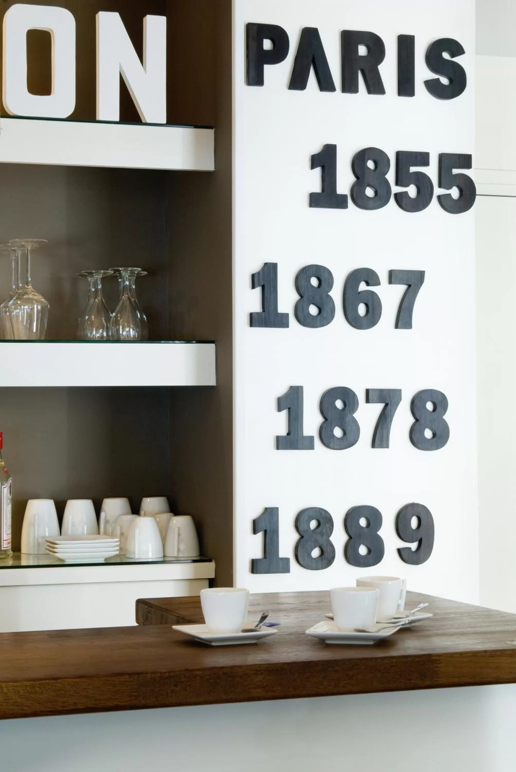 Lounge or bar in Hôtel de l'Exposition - Tour Eiffel