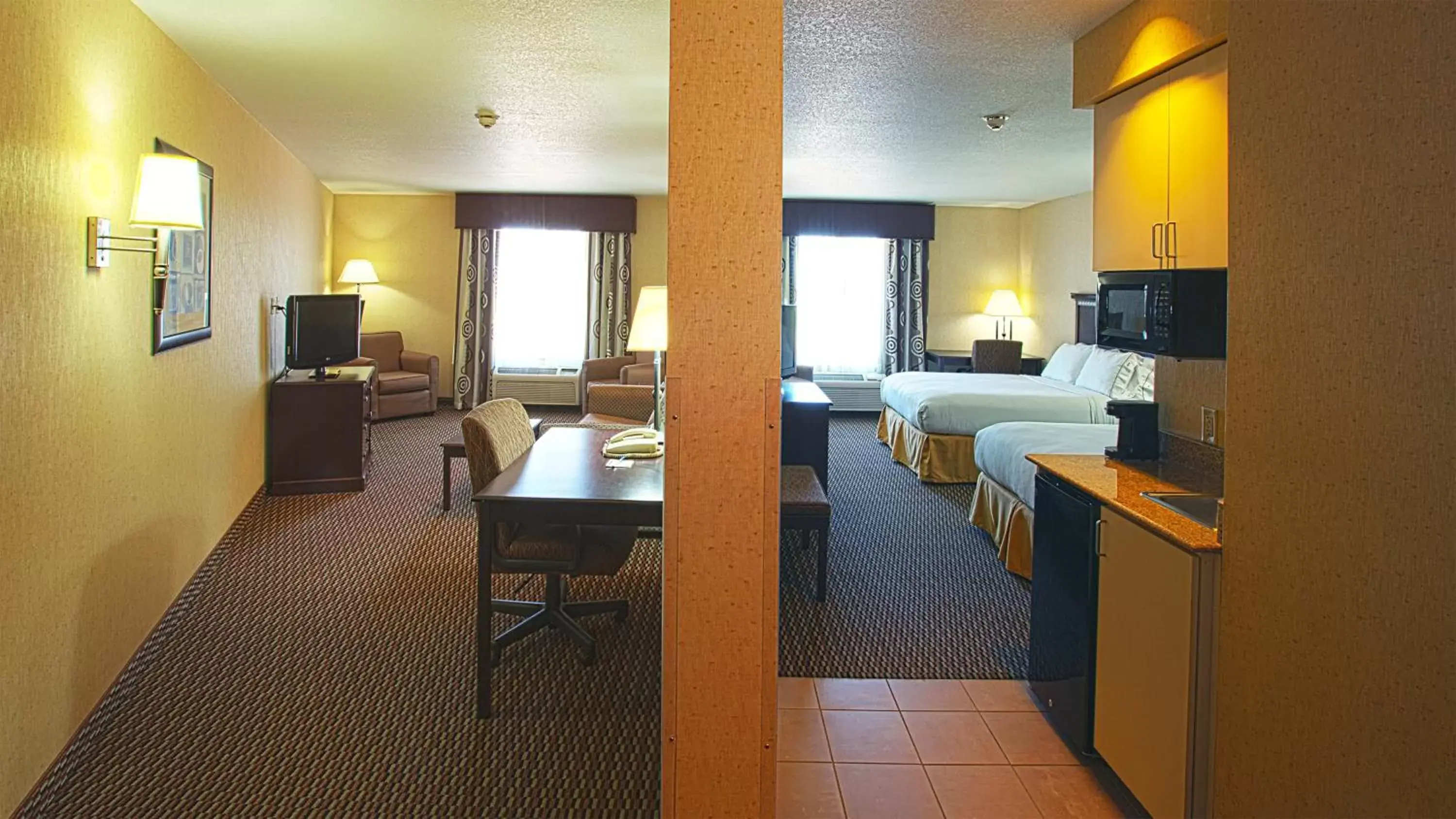 Photo of the whole room, Seating Area in Holiday Inn Express & Suites Nampa - Idaho Center, an IHG Hotel