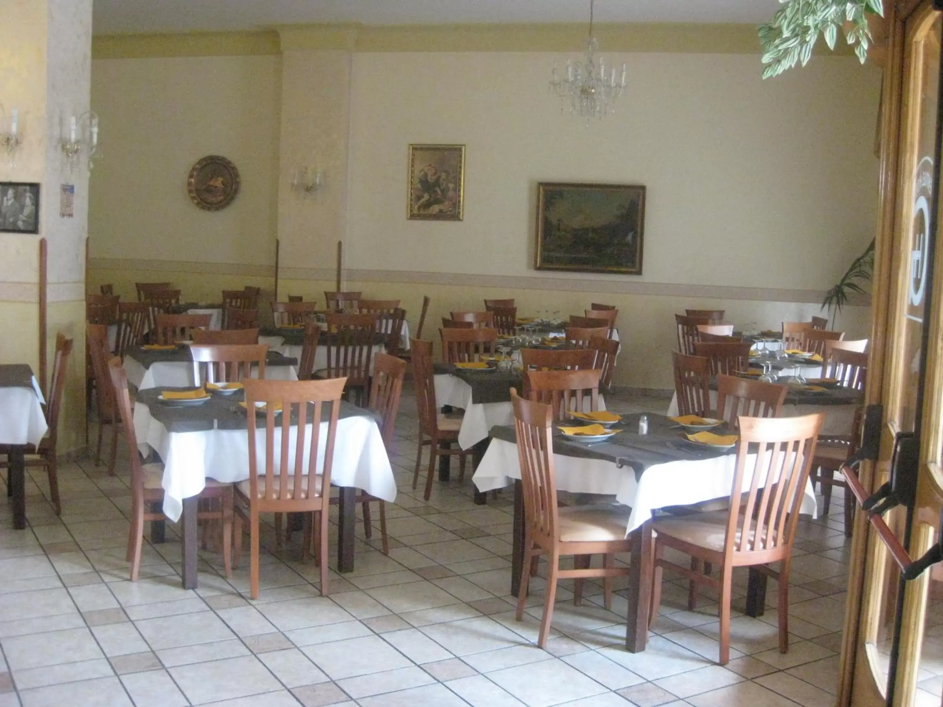 Restaurant/Places to Eat in Hotel Gentile