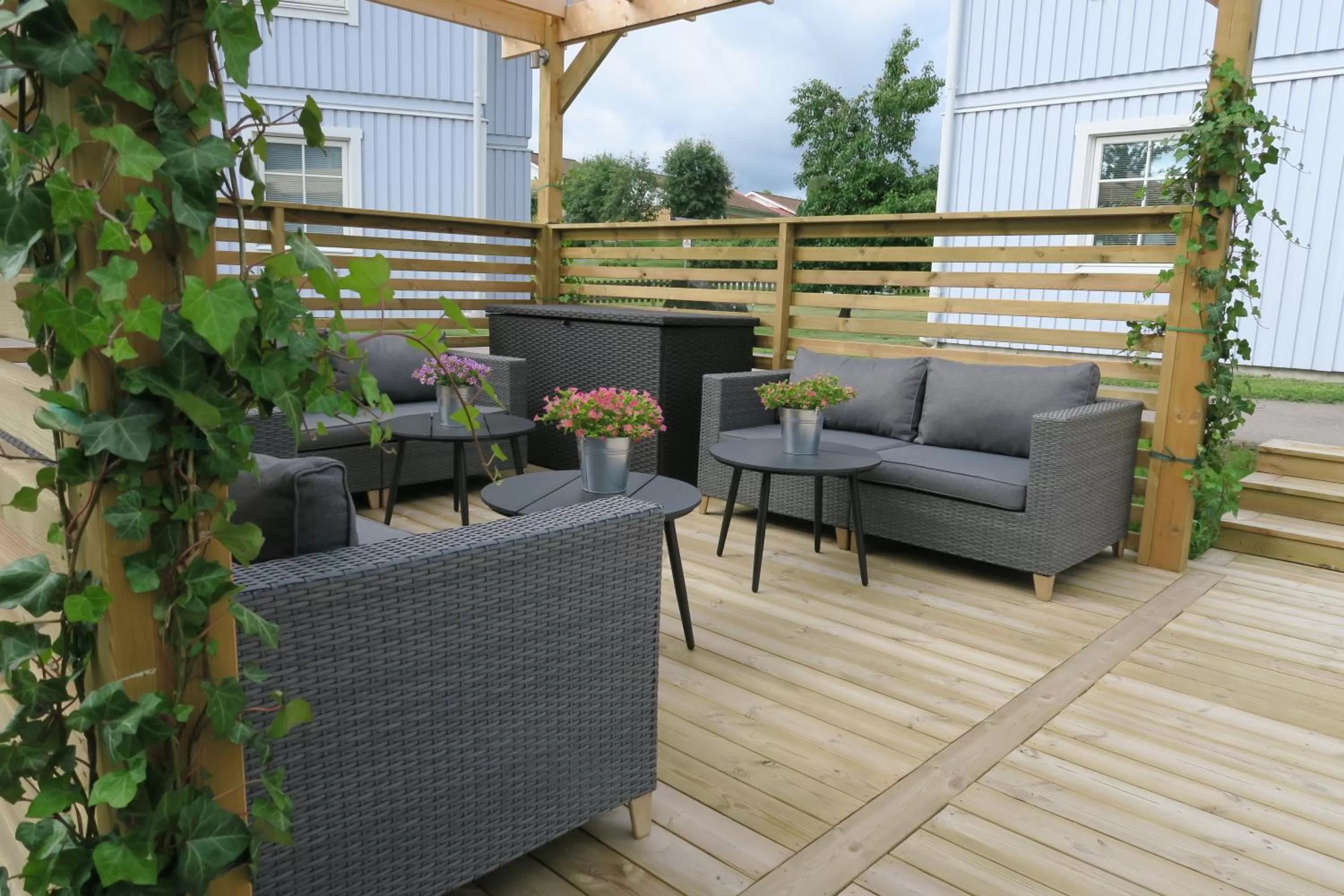 Patio in Easy Livin' Apartment Hotel