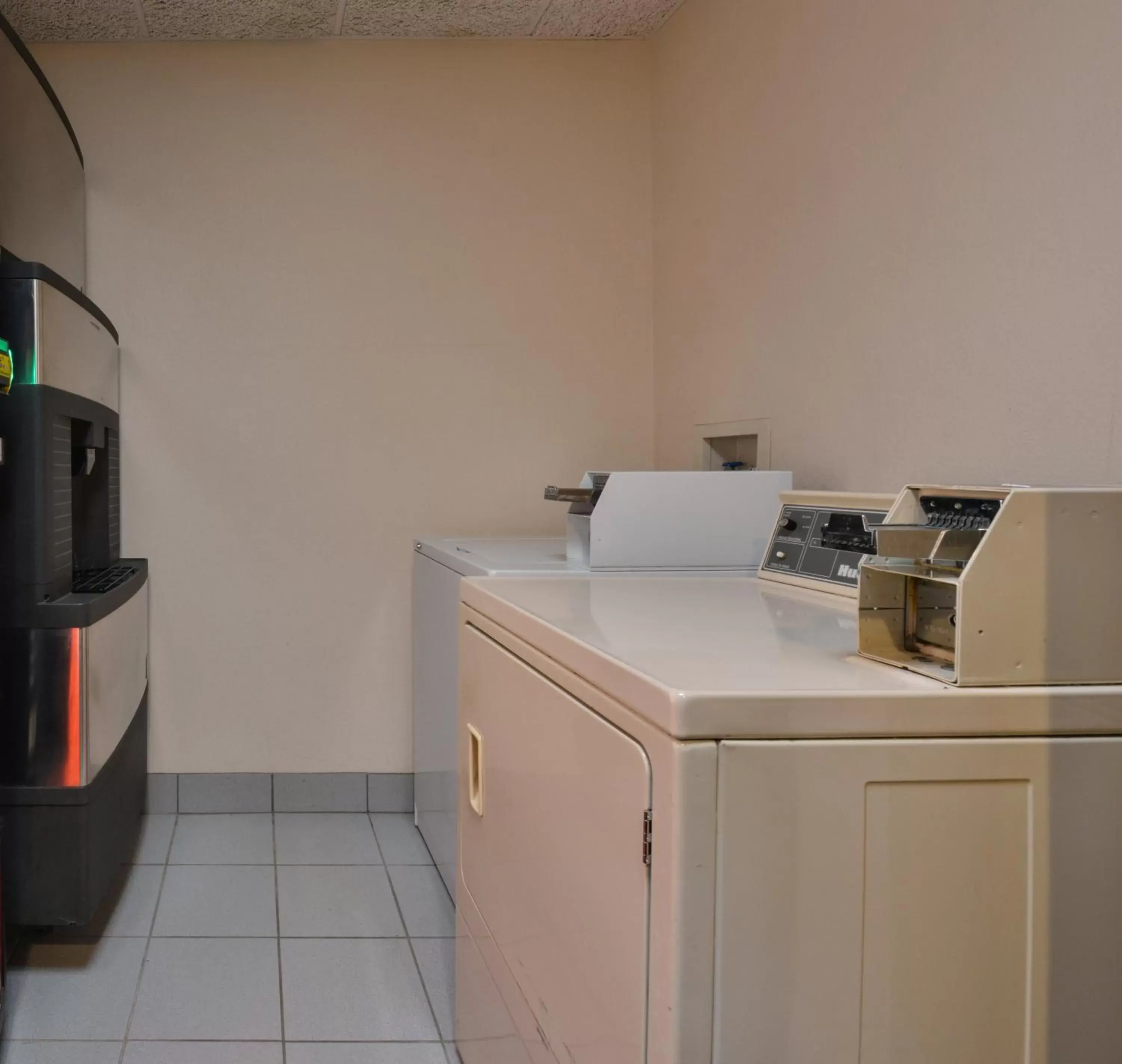 Other, Kitchen/Kitchenette in Red Roof Inn Clyde