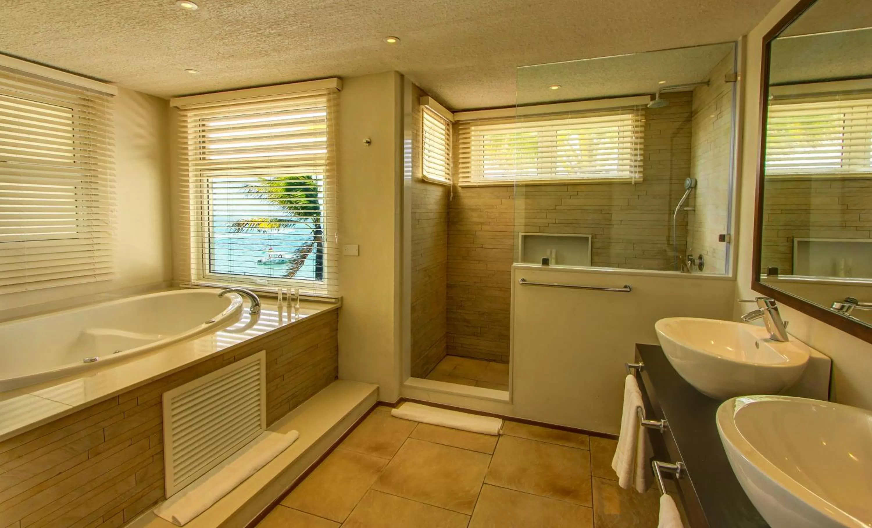 Shower in Solana Beach Mauritius - Adults Only