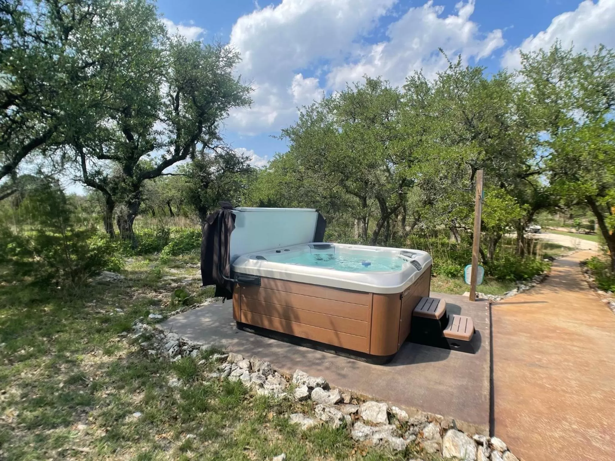 Hot Tub in Walnut Canyon Cabins