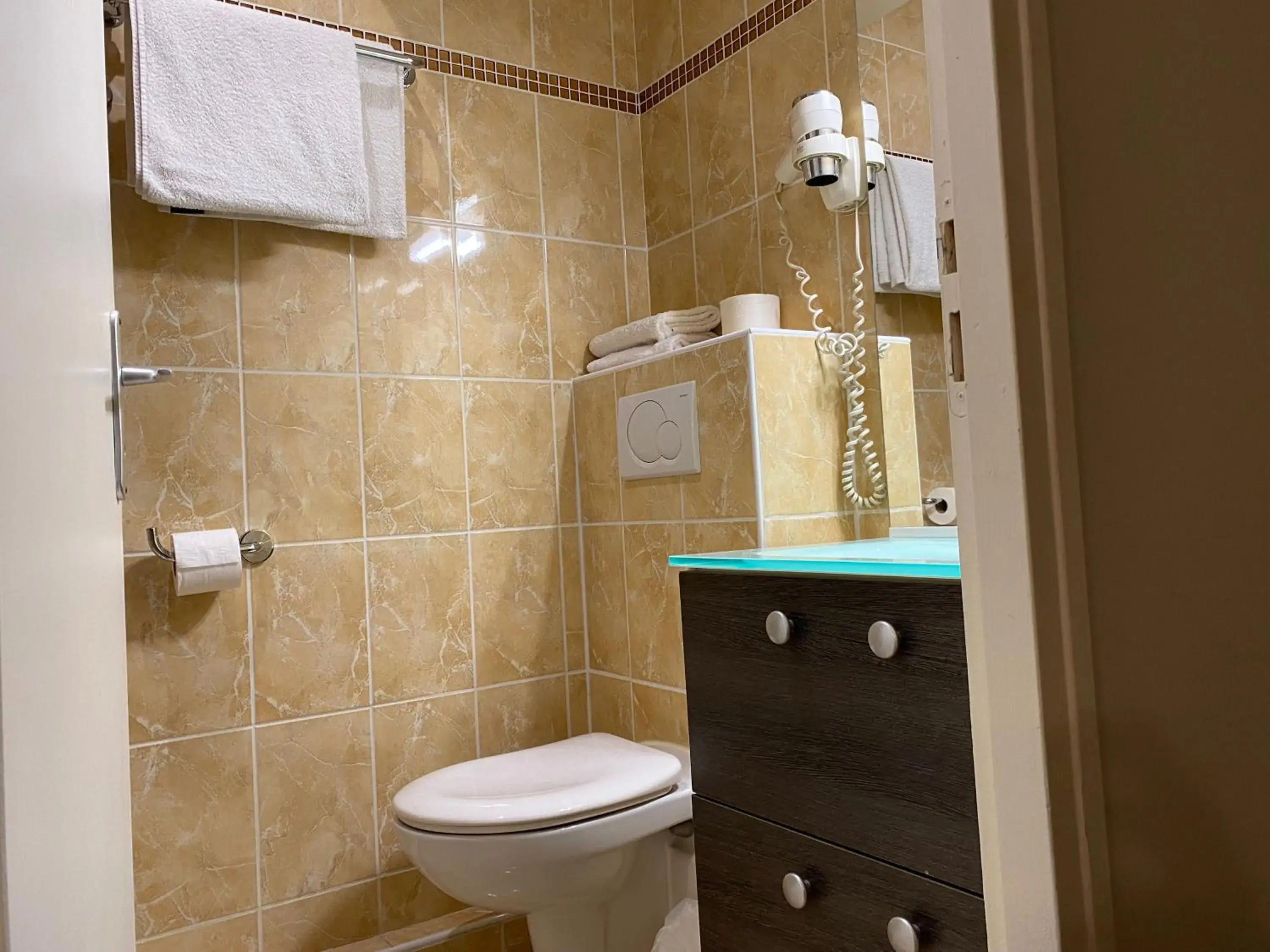 Bathroom in Hôtel Vendôme