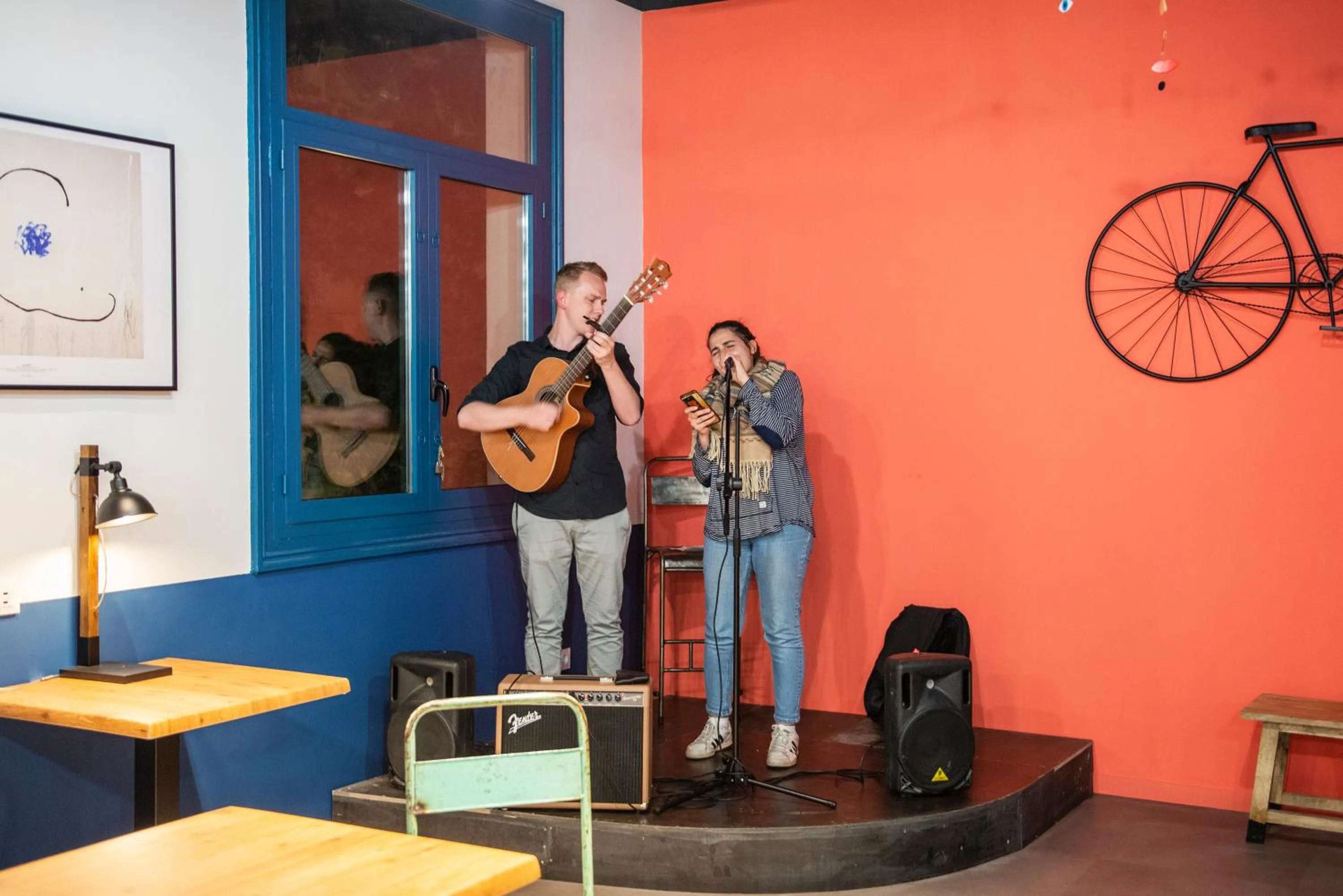 Karaoke in Safestay Barcelona Passeig de Gràcia