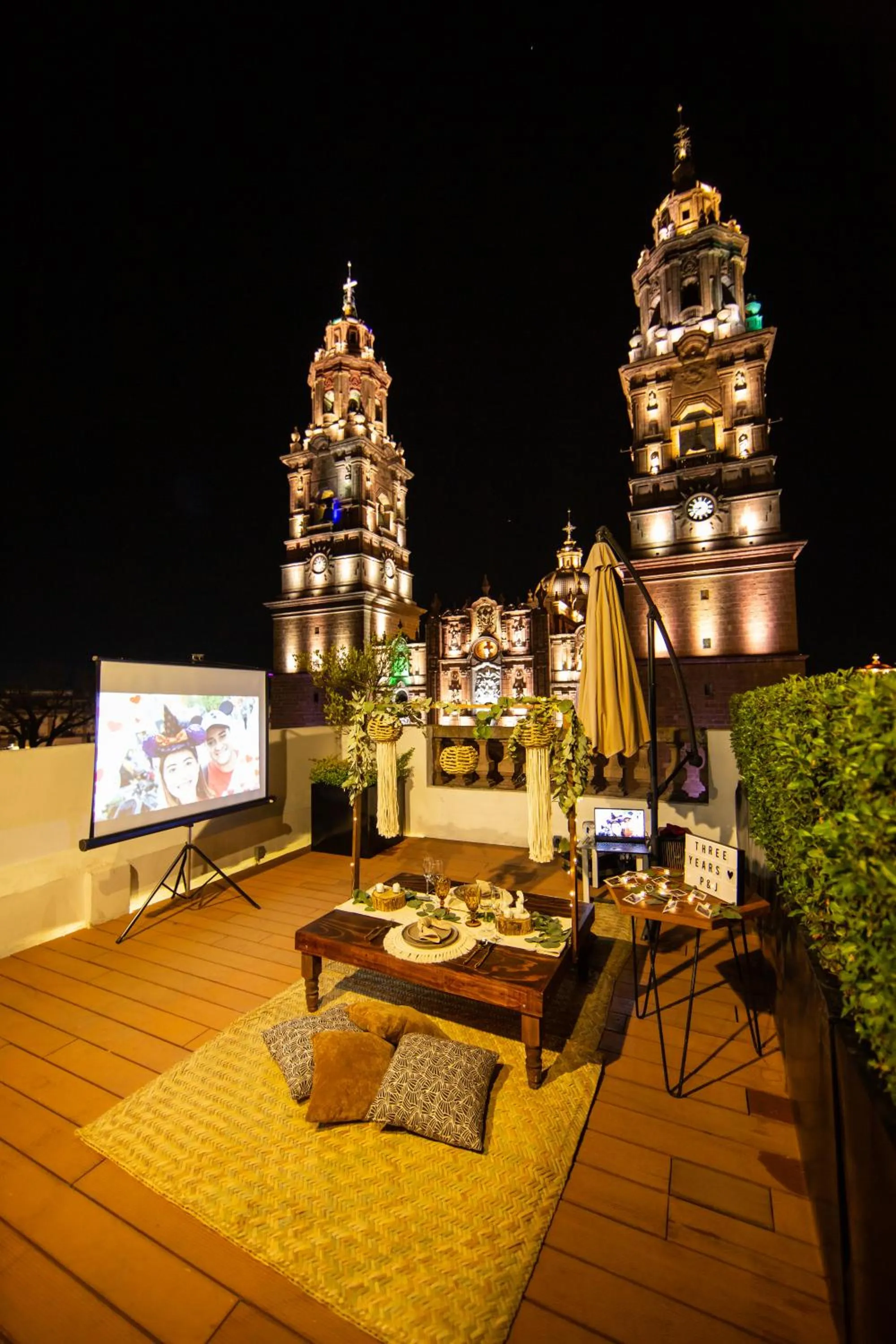 Evening entertainment in Cantera 10 Hotel Boutique