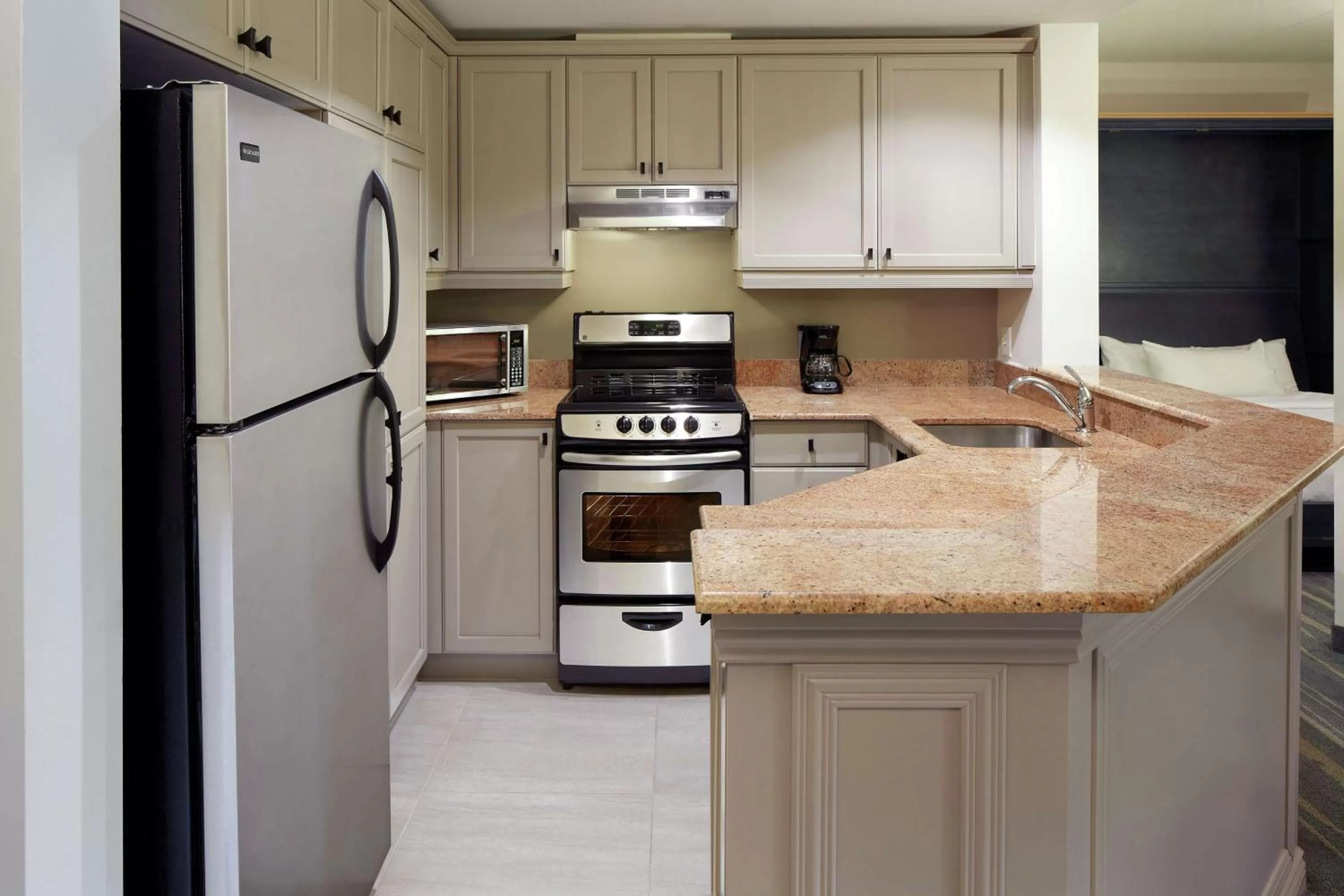 Two-Bedroom Suite with Kitchen and Fireplace in Homewood Suites by Hilton Mont-Tremblant Resort