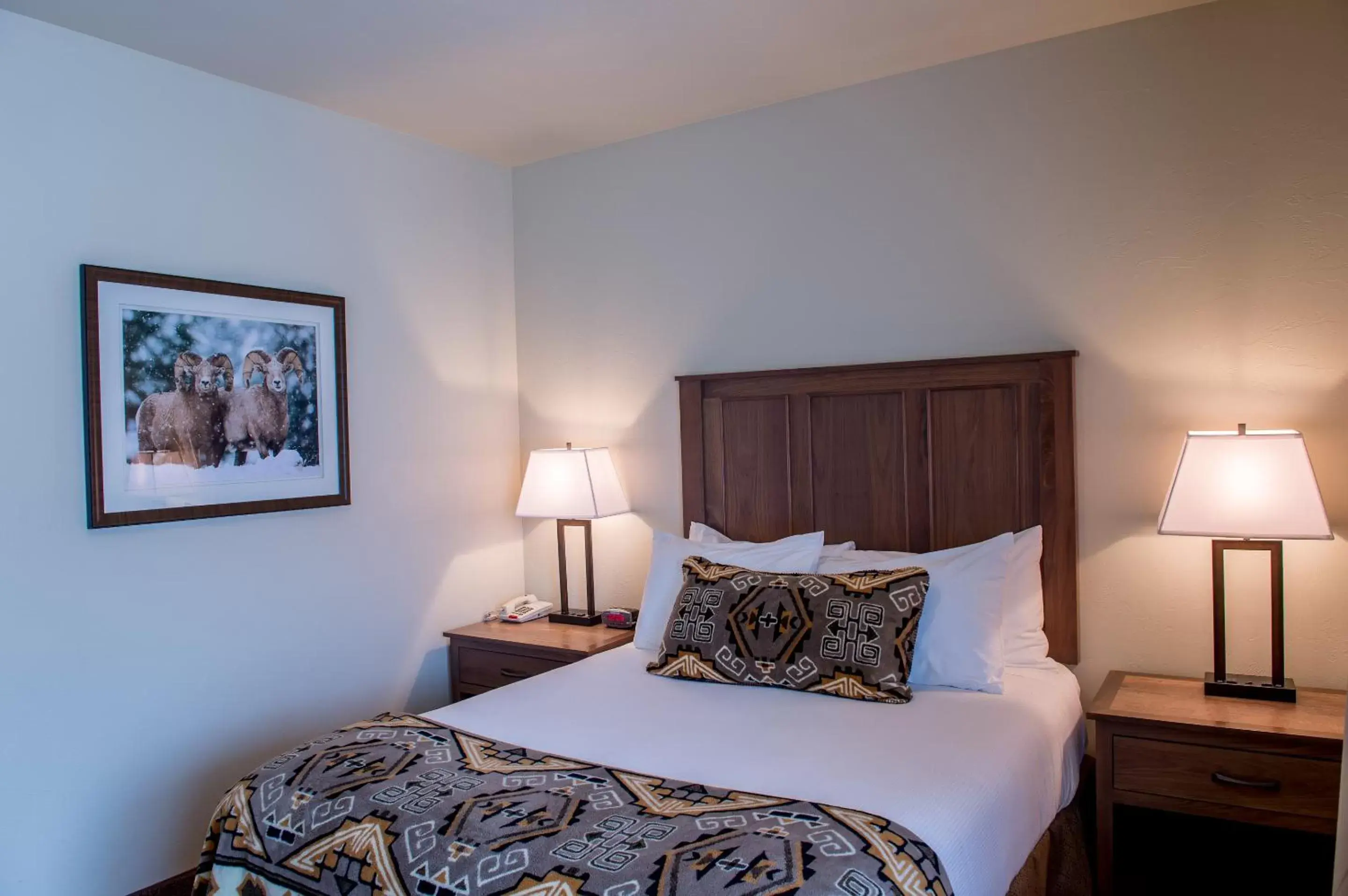 Bedroom, Bed in Cedar Creek Lodge & Conference Center