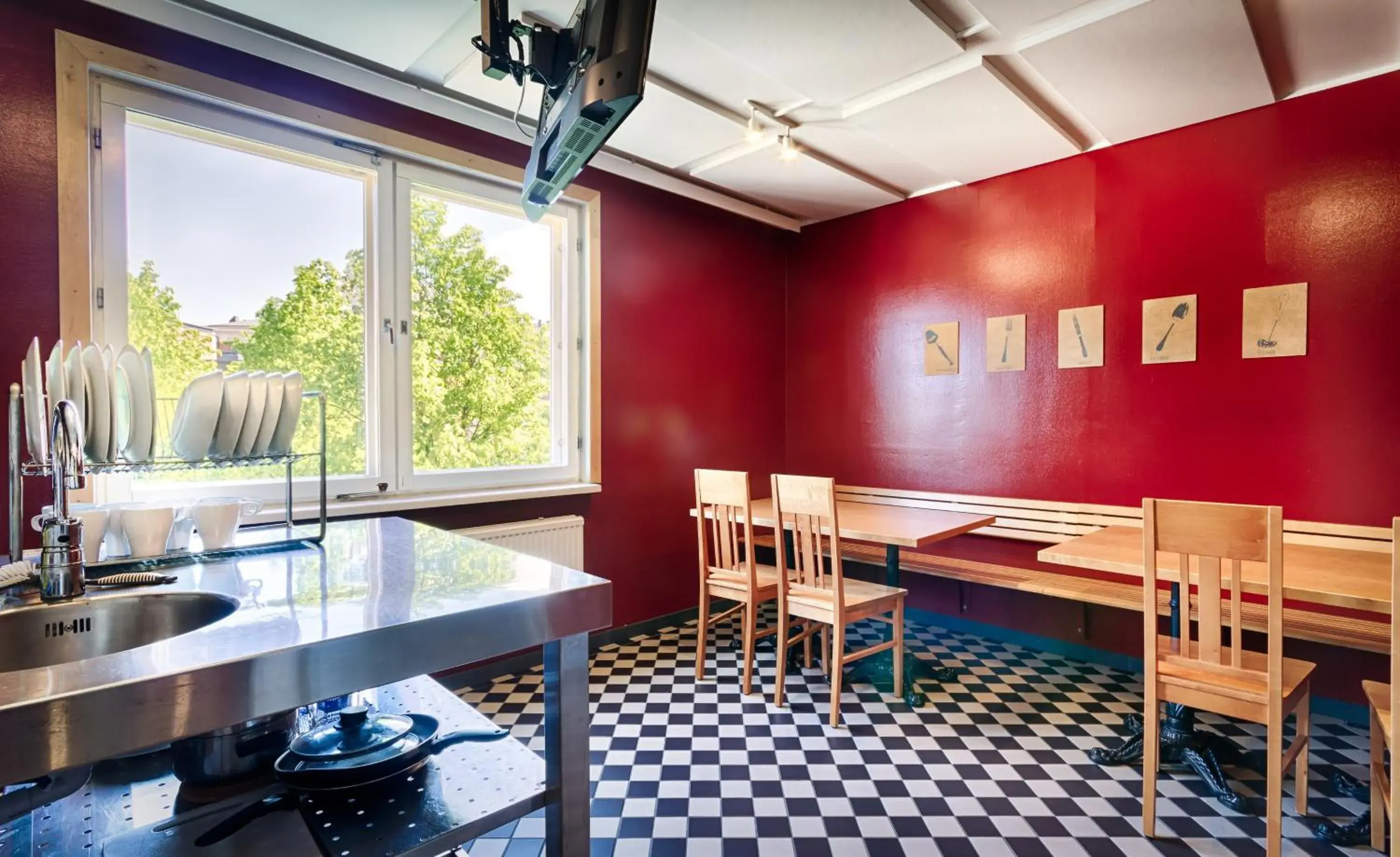 Communal kitchen in Eurohostel