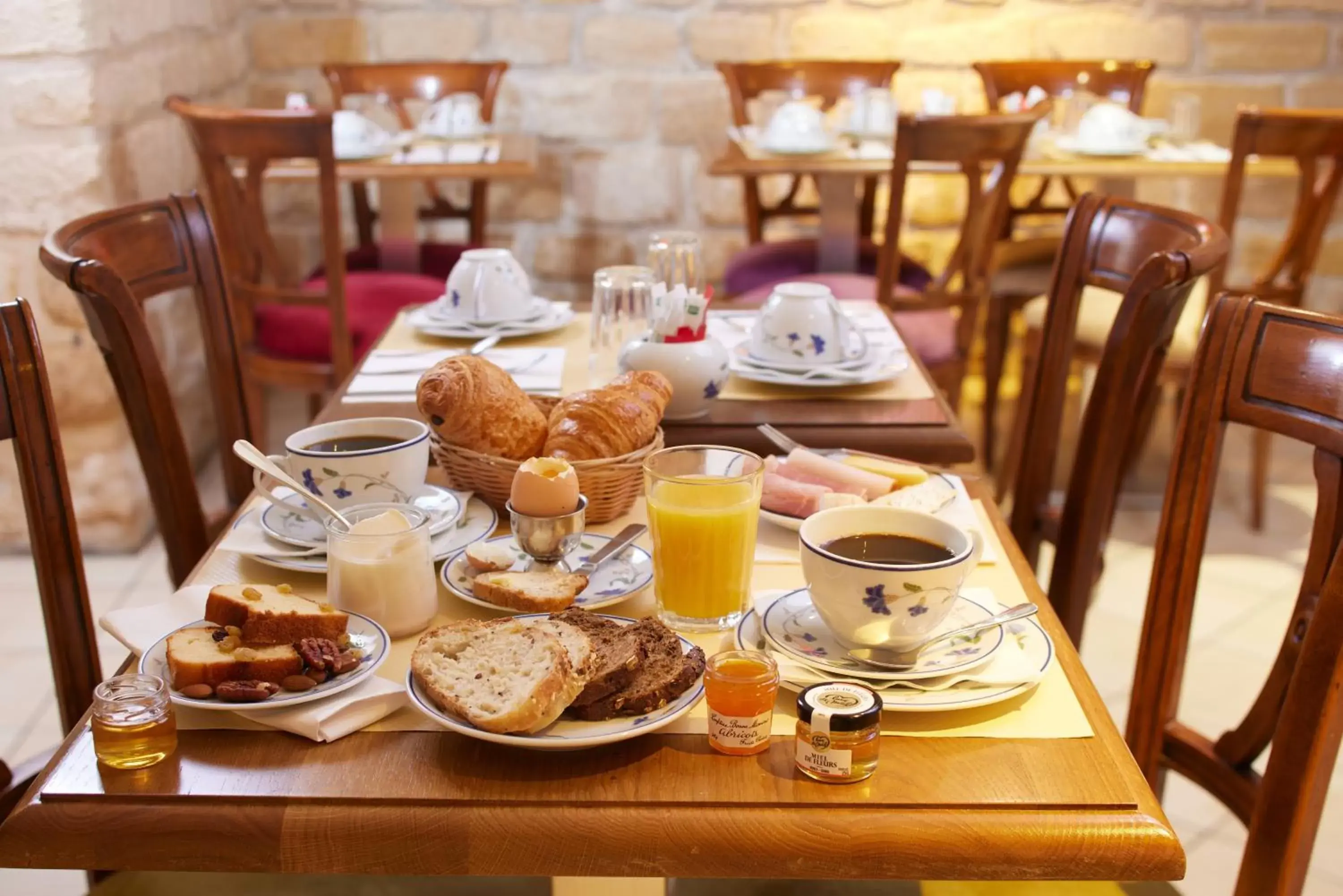 Breakfast, Restaurant/Places to Eat in Le Relais Montmartre