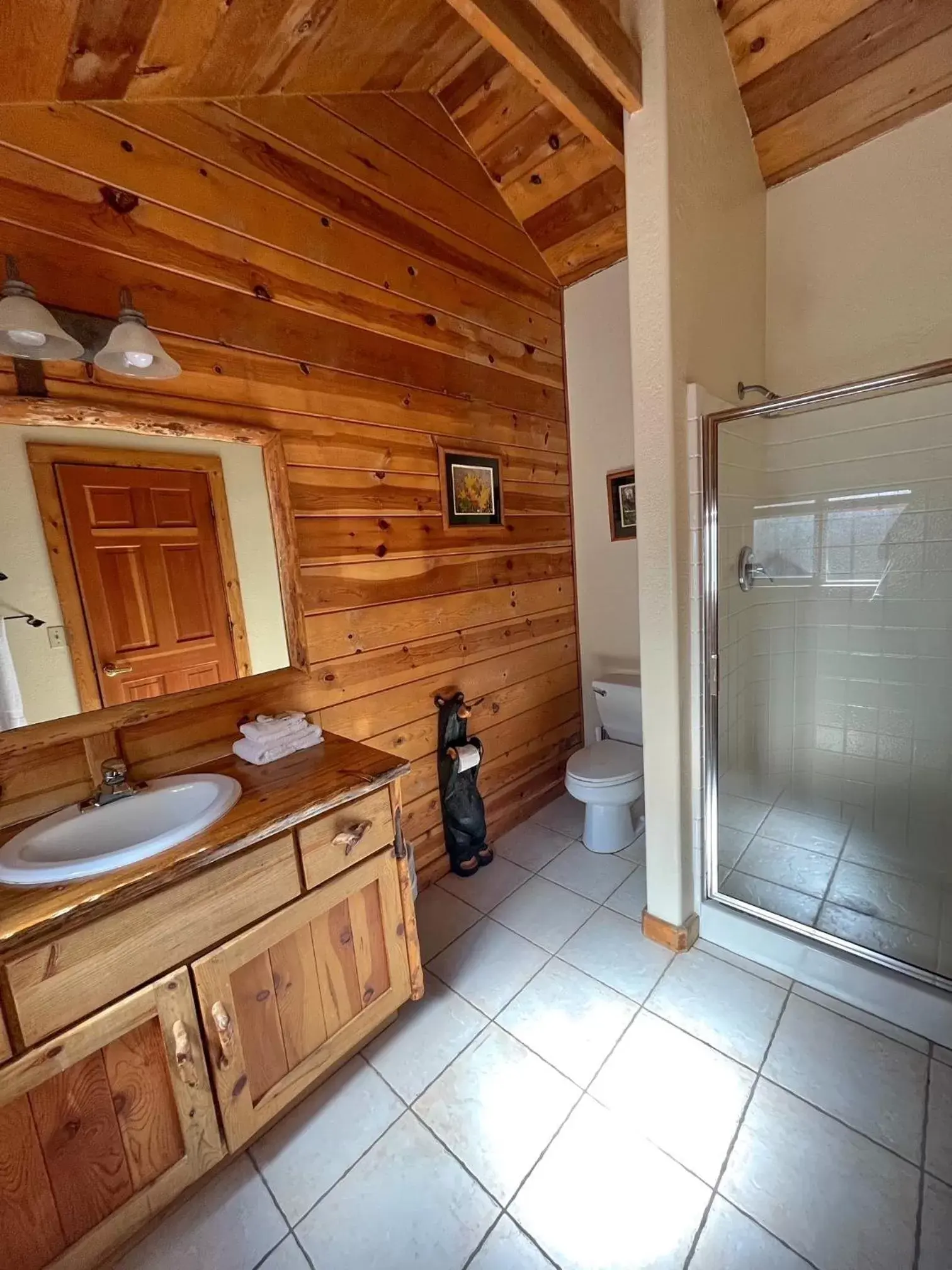 Shower, Bathroom in Alaskan Inn and Spa