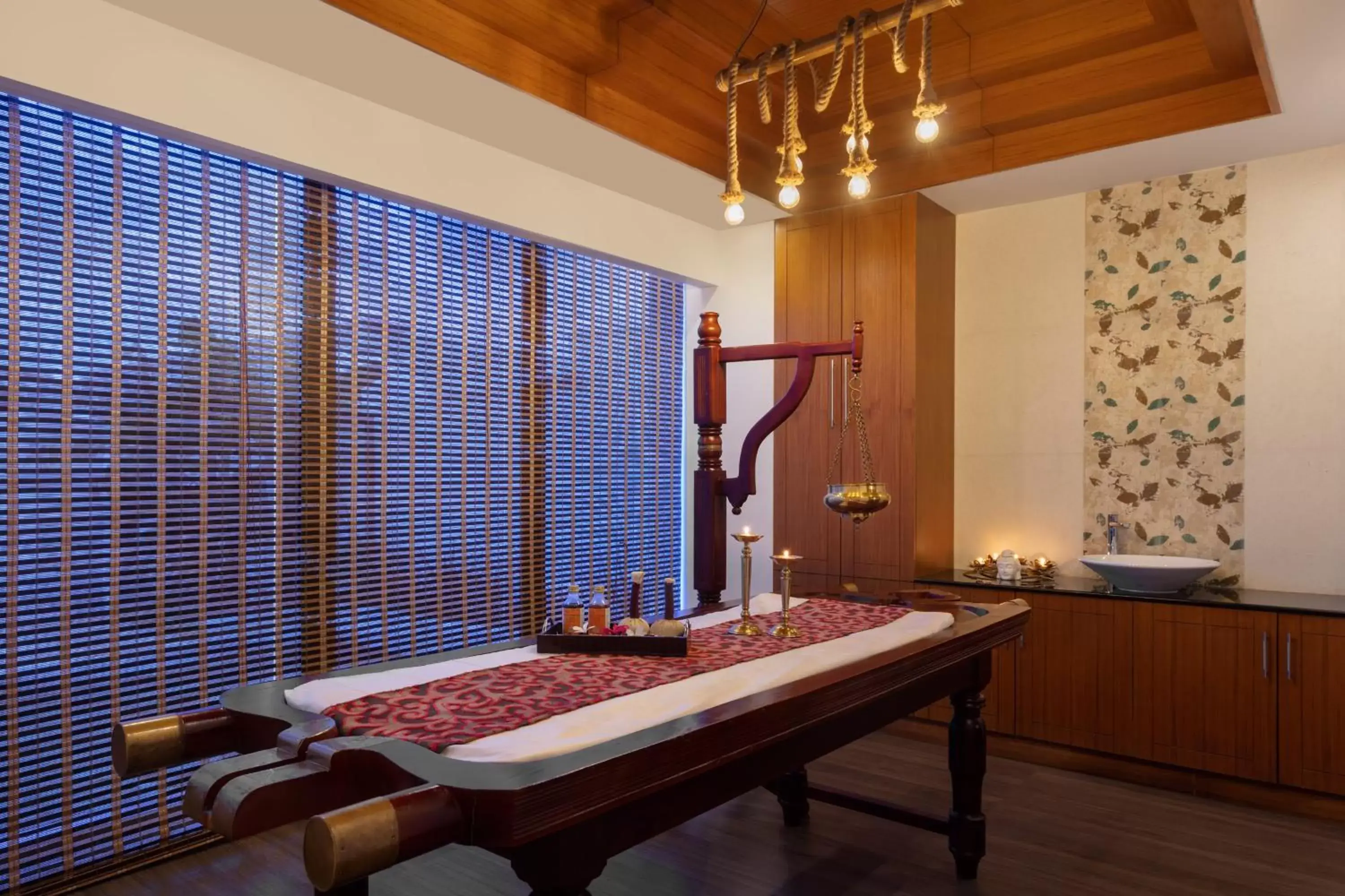 Spa and wellness centre/facilities, Bathroom in Le Meridien Coimbatore