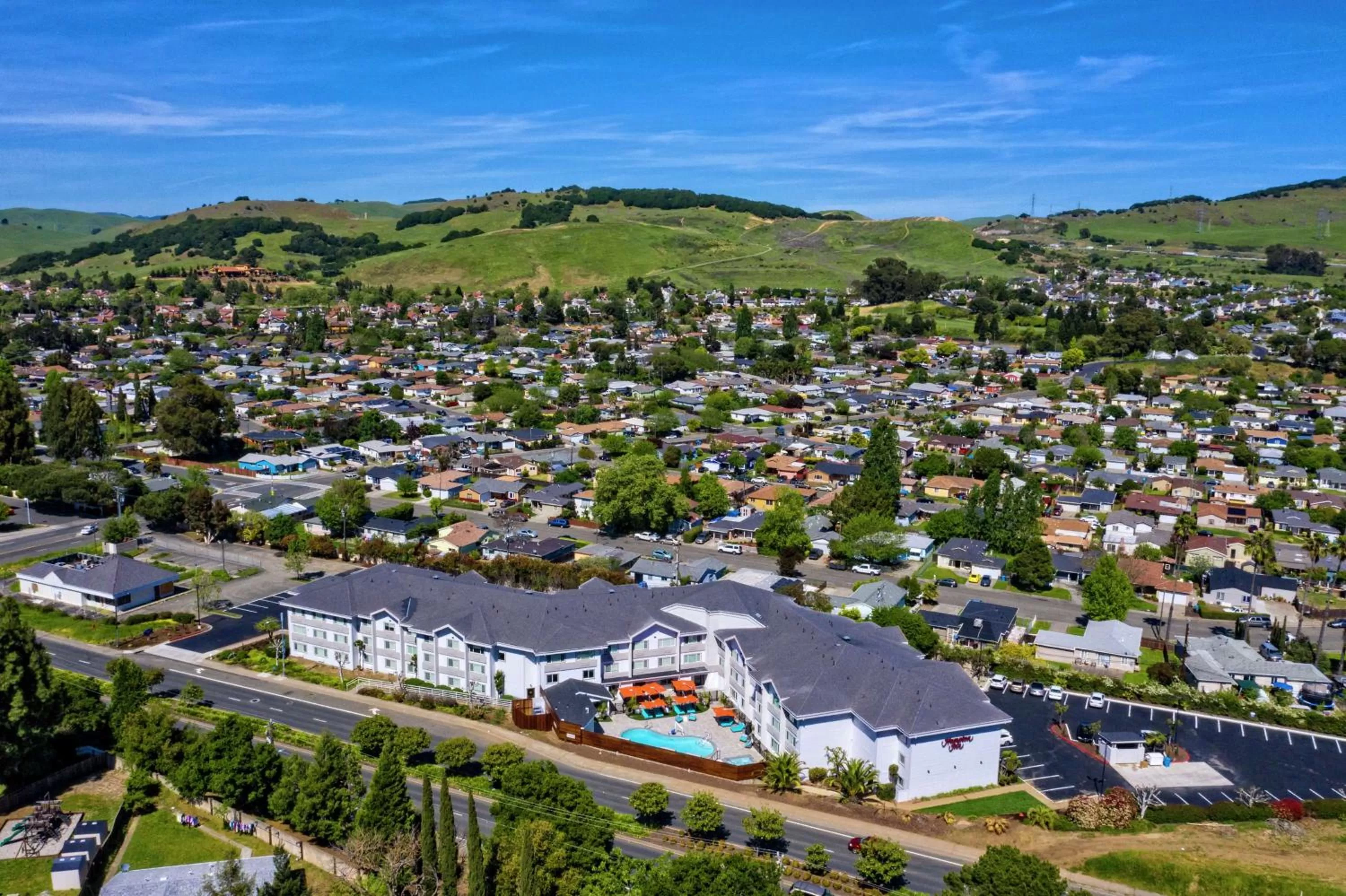 Pool view in Hampton Inn Discovery Kingdom Napa Gateway