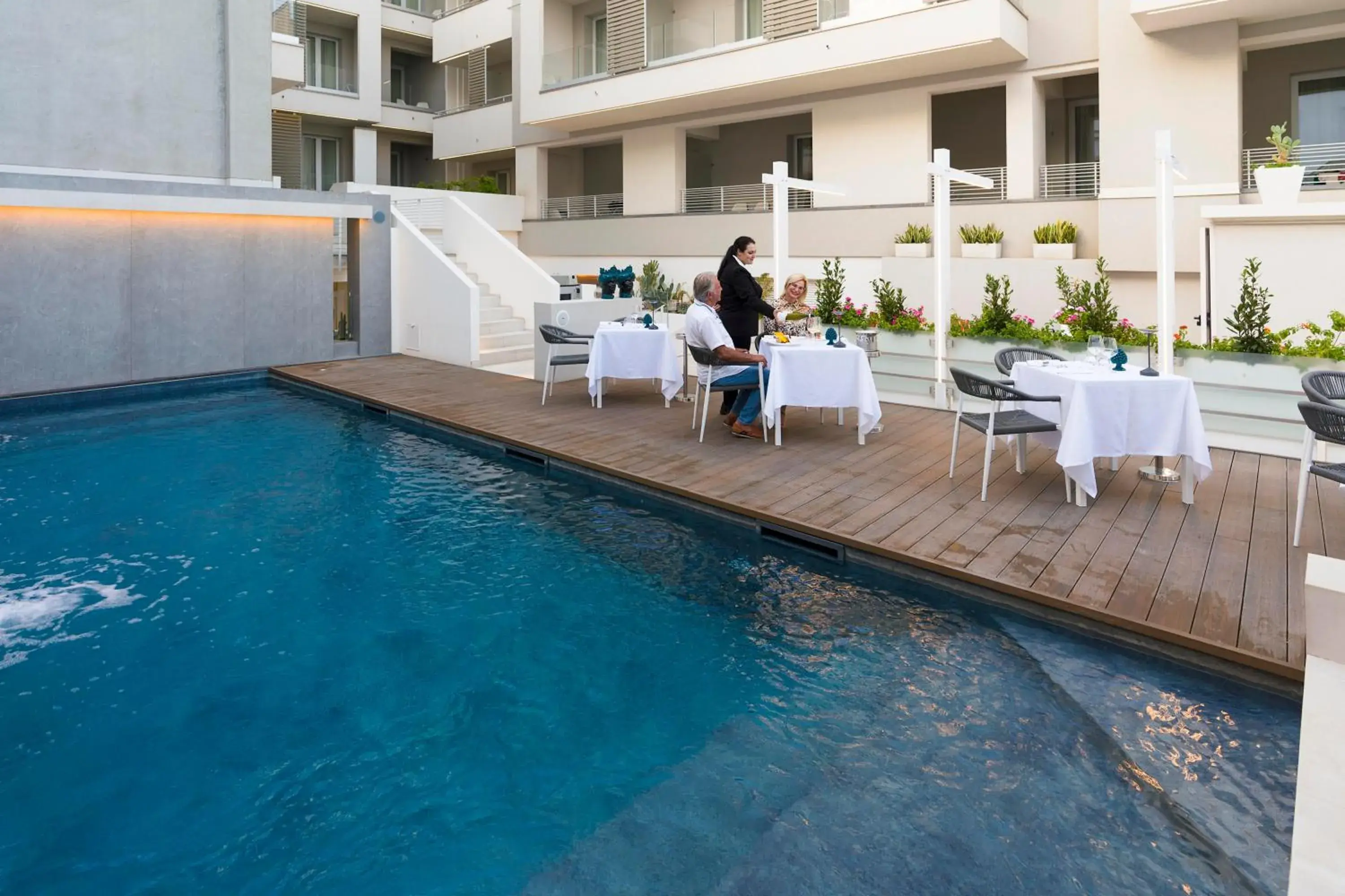 Hot Tub, Swimming Pool in Albatros Beach Hotel