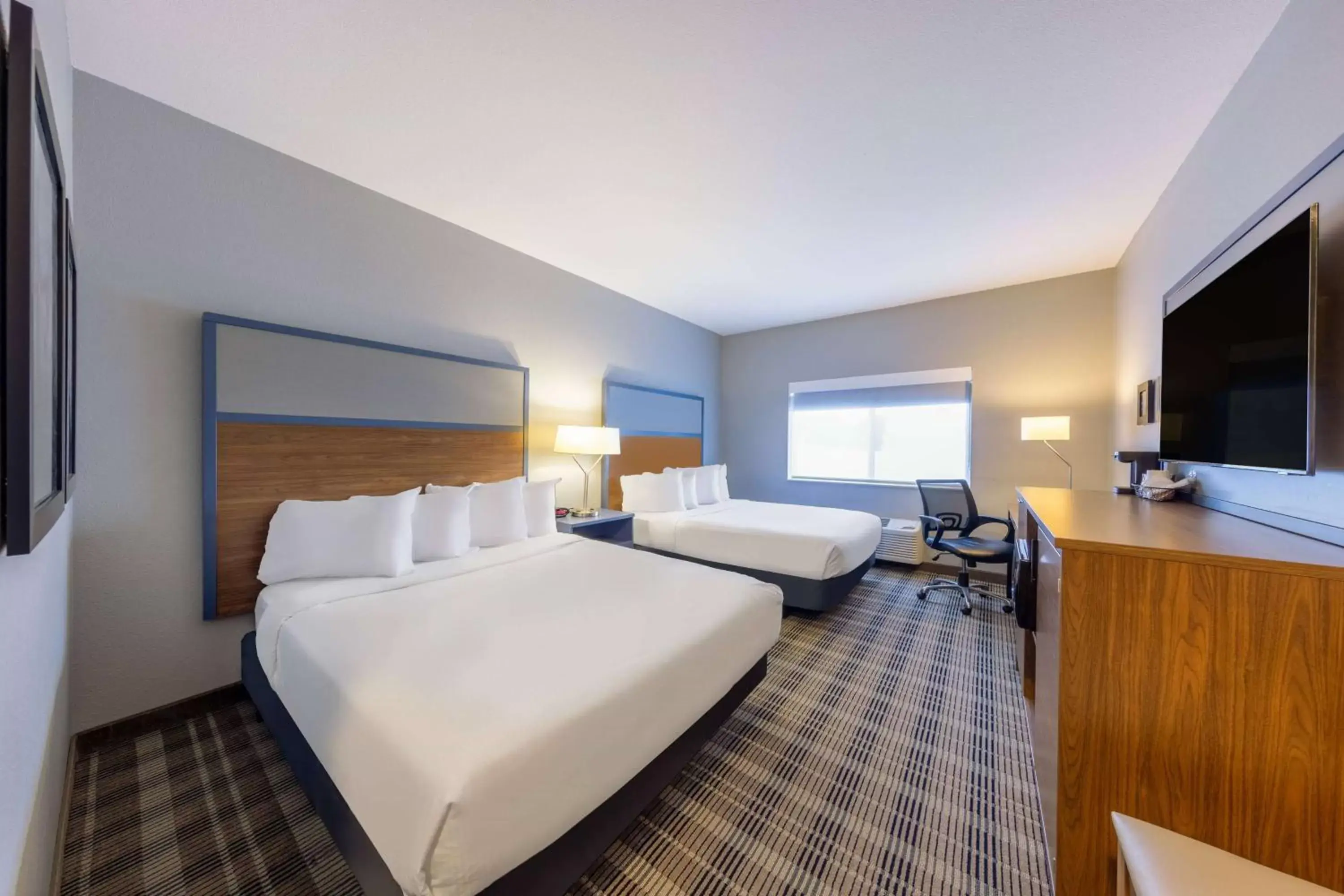 Photo of the whole room in AmericInn by Wyndham Duluth