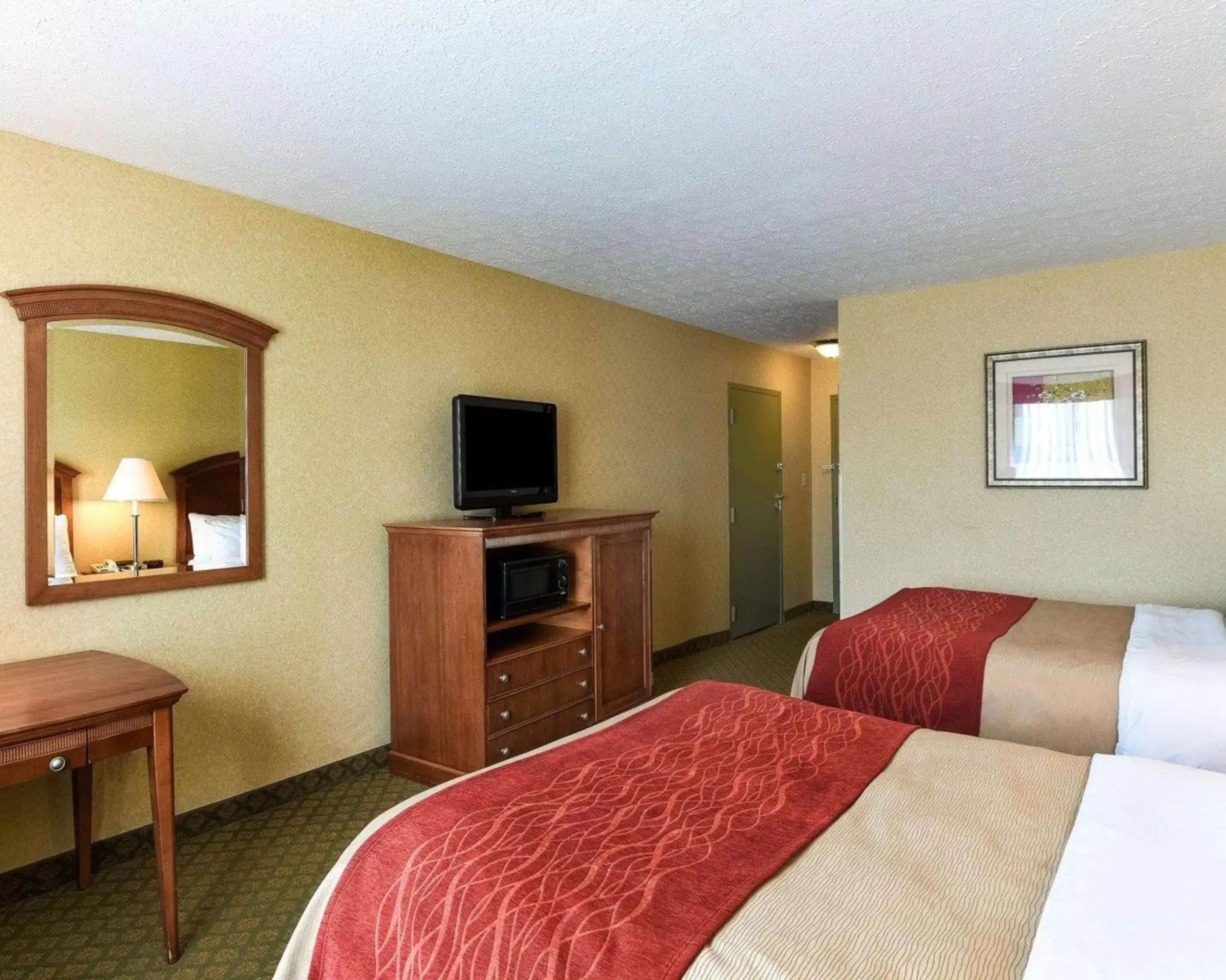 Photo of the whole room, Bed in Comfort Inn Grantsville-Deep Creek Lake