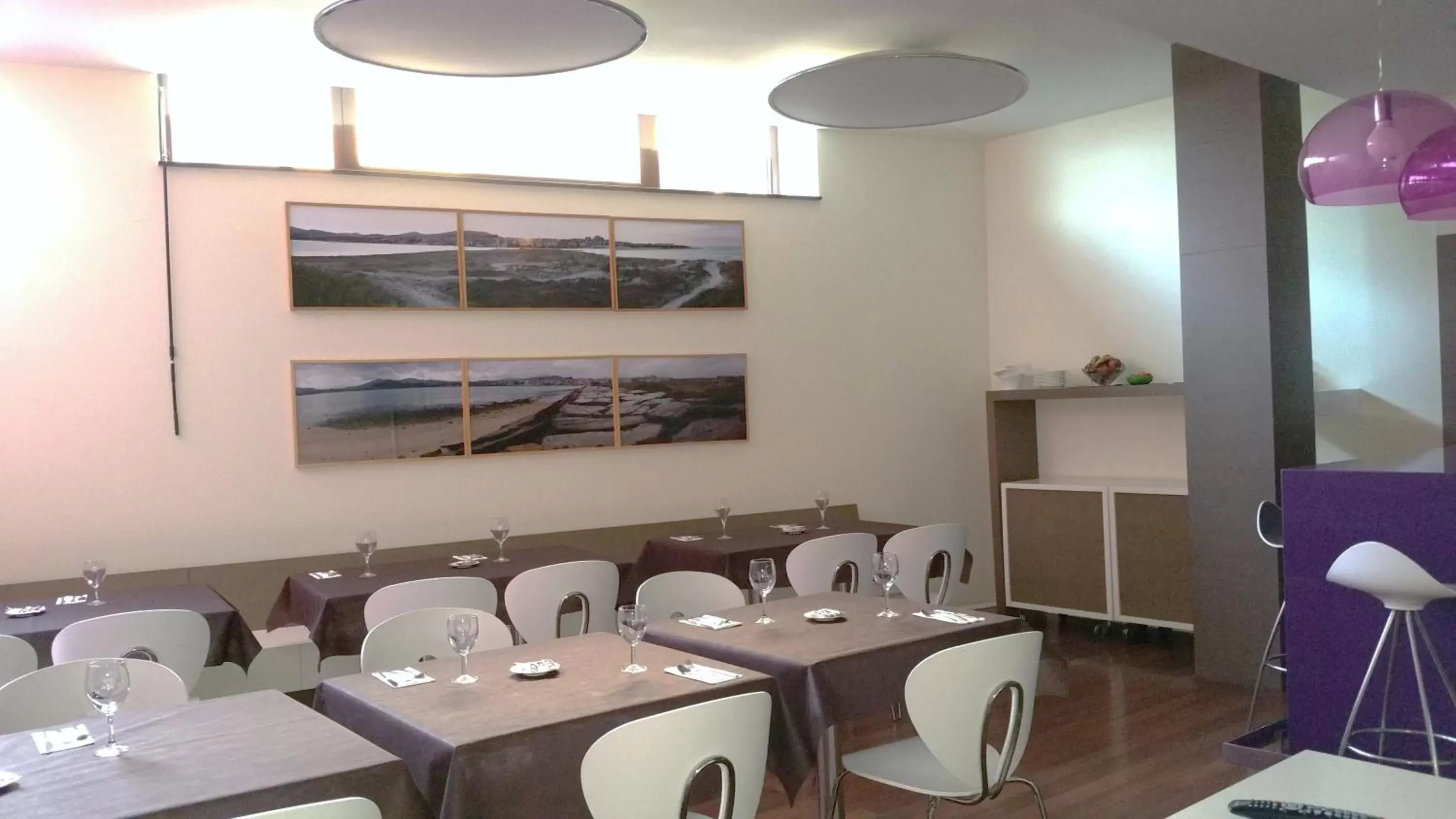 Lounge or bar, Restaurant/Places to Eat in Isla Nova Hotel